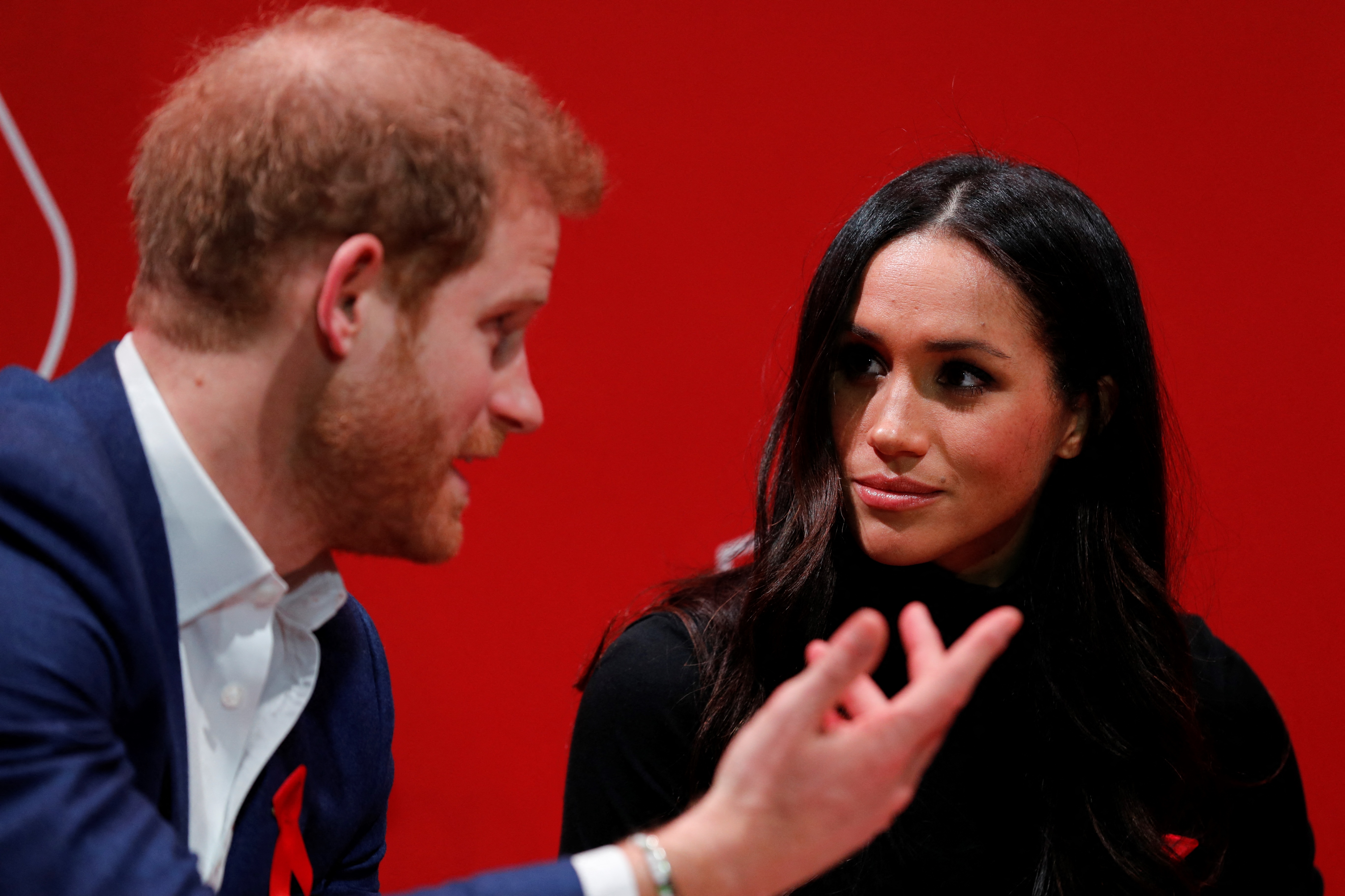 El príncipe Harry y Meghan Markle durante su visita a la feria benéfica Terrence Higgins Trust World AIDS Day el 1 de diciembre de 2017, en Nottingham, Inglaterra | Fuente: Getty Images