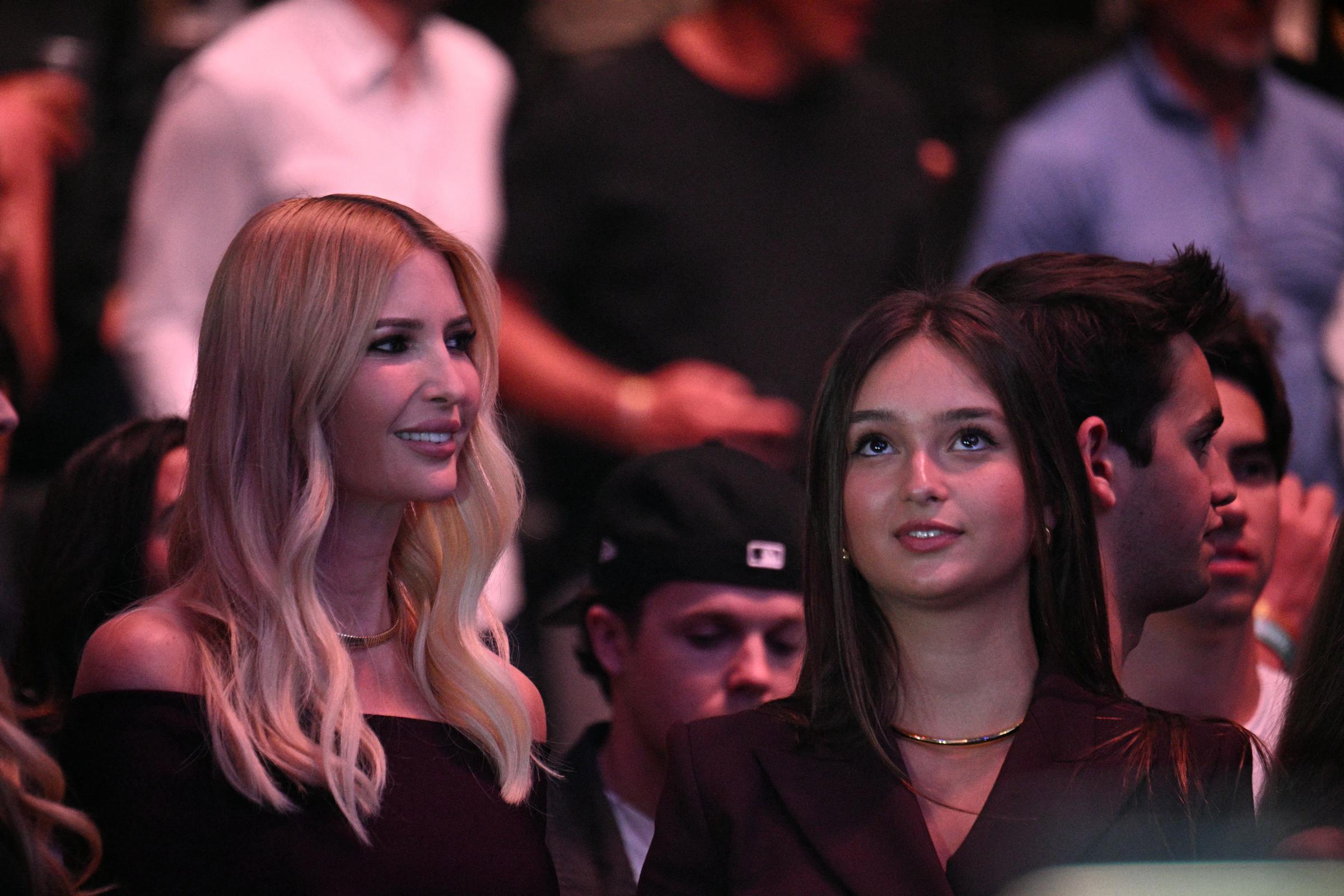 Ivanka Trump y Arabella Kushner asisten al UFC 327: Jiri Prochazka contra Carlos Ulberg en el Kaseya Center de Miami, el 11 de abril de 2026 | Fuente: Getty Images
