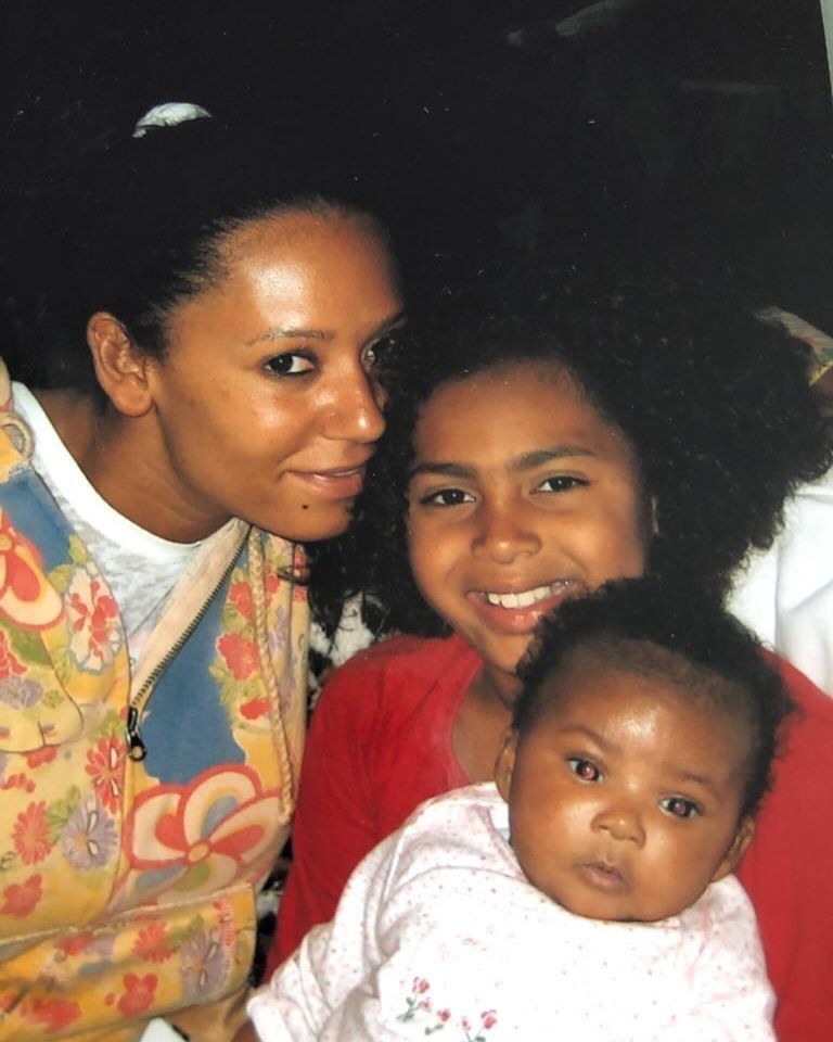 Foto de Mel B con sus hijos, entre ellos Angel, del 3 de abril de 2025 | Fuente: Instagram/officialmelb