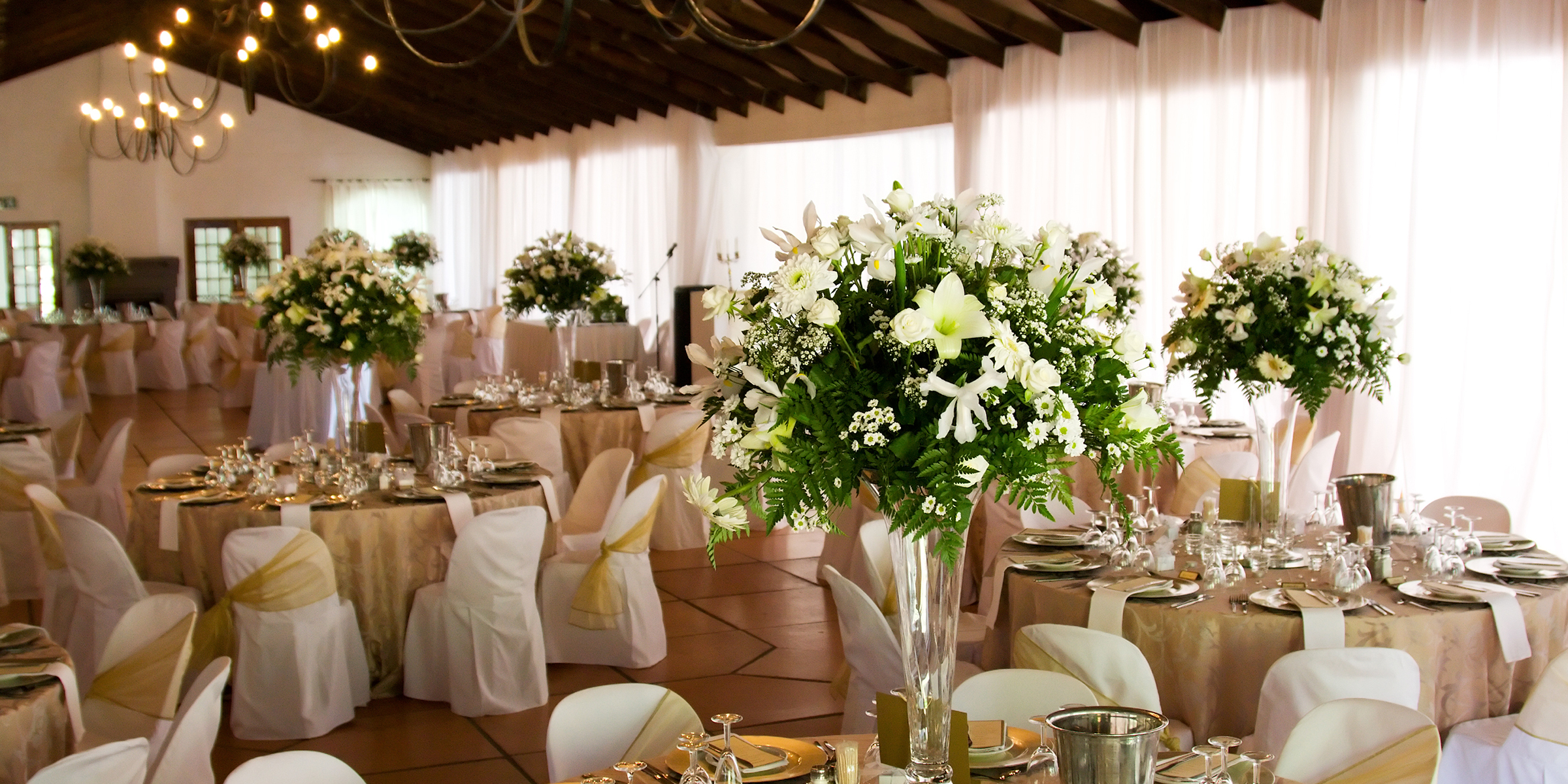 Asientos en una boda | Fuente: Shutterstock