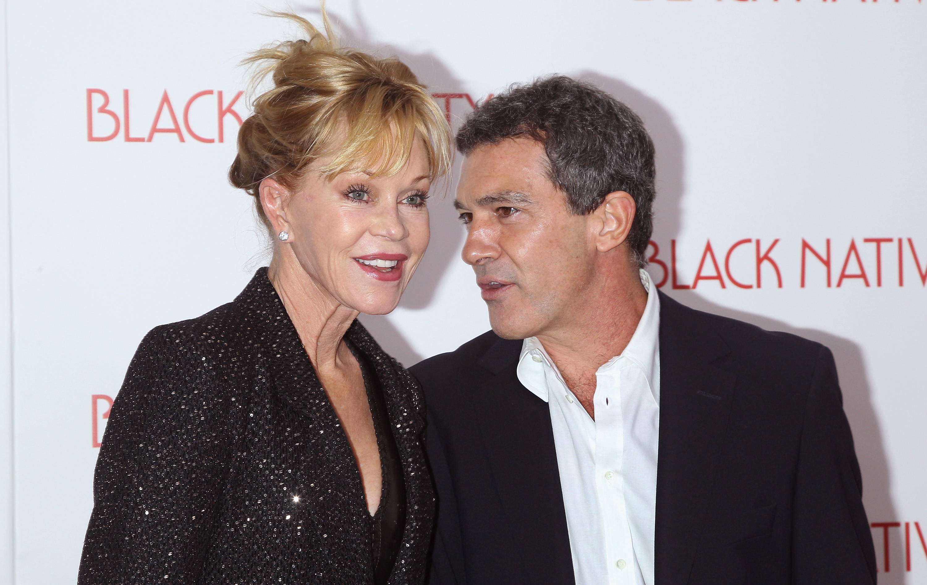 Melanie Griffith y Antonio Banderas en el Teatro Apollo el 18 de noviembre de 2013, en Nueva York. | Fuente: Getty Images