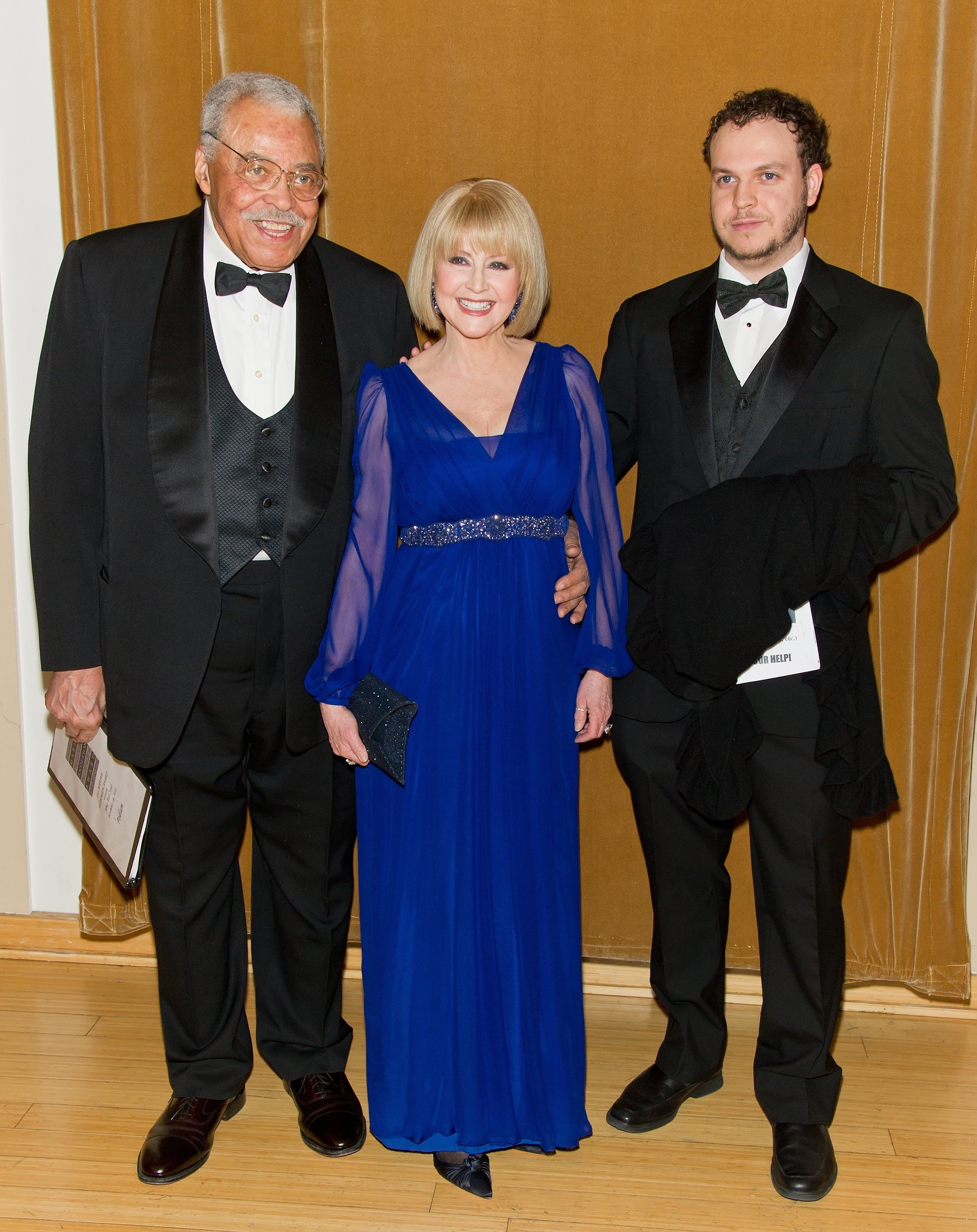 James Earl Jones, Cecilia Hart y Flynn Earl Jones asisten a la gala de los premios Marian Anderson 2012 el 19 de noviembre de 2012 | Fuente: Getty Images