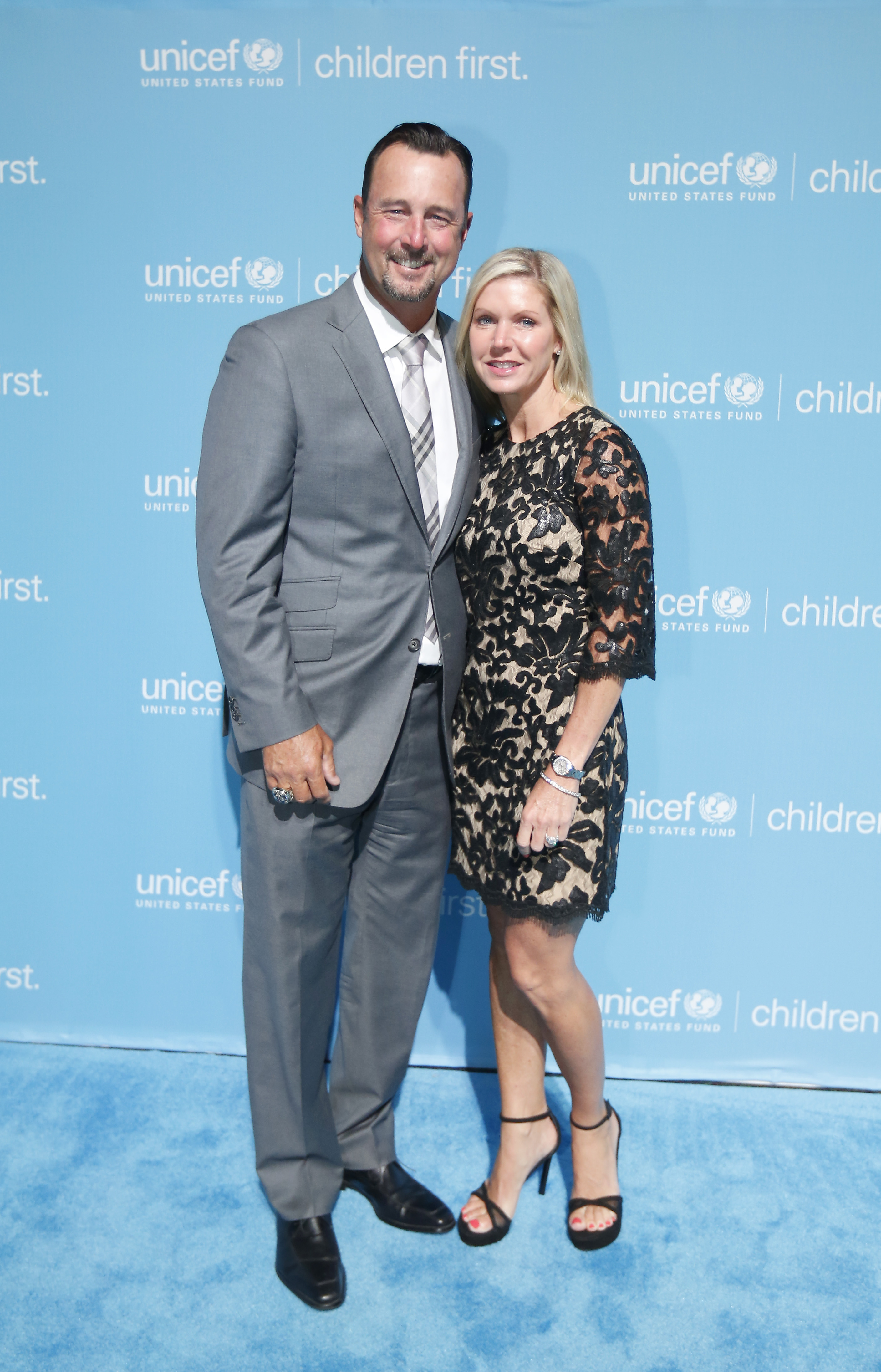 Tim y Stacy Wakefield en la Cena del Premio Campeón de la Infancia de UNICEF en Boston, Massachusetts, el 2 de junio de 2016. | Foto: Getty Images