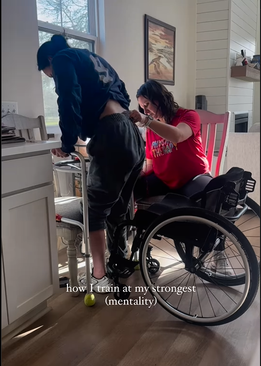 Maria Palen durante una sesión de terapia, en un post del 18 de enero de 2025 | Fuente: Instagram/@planthlete_maria