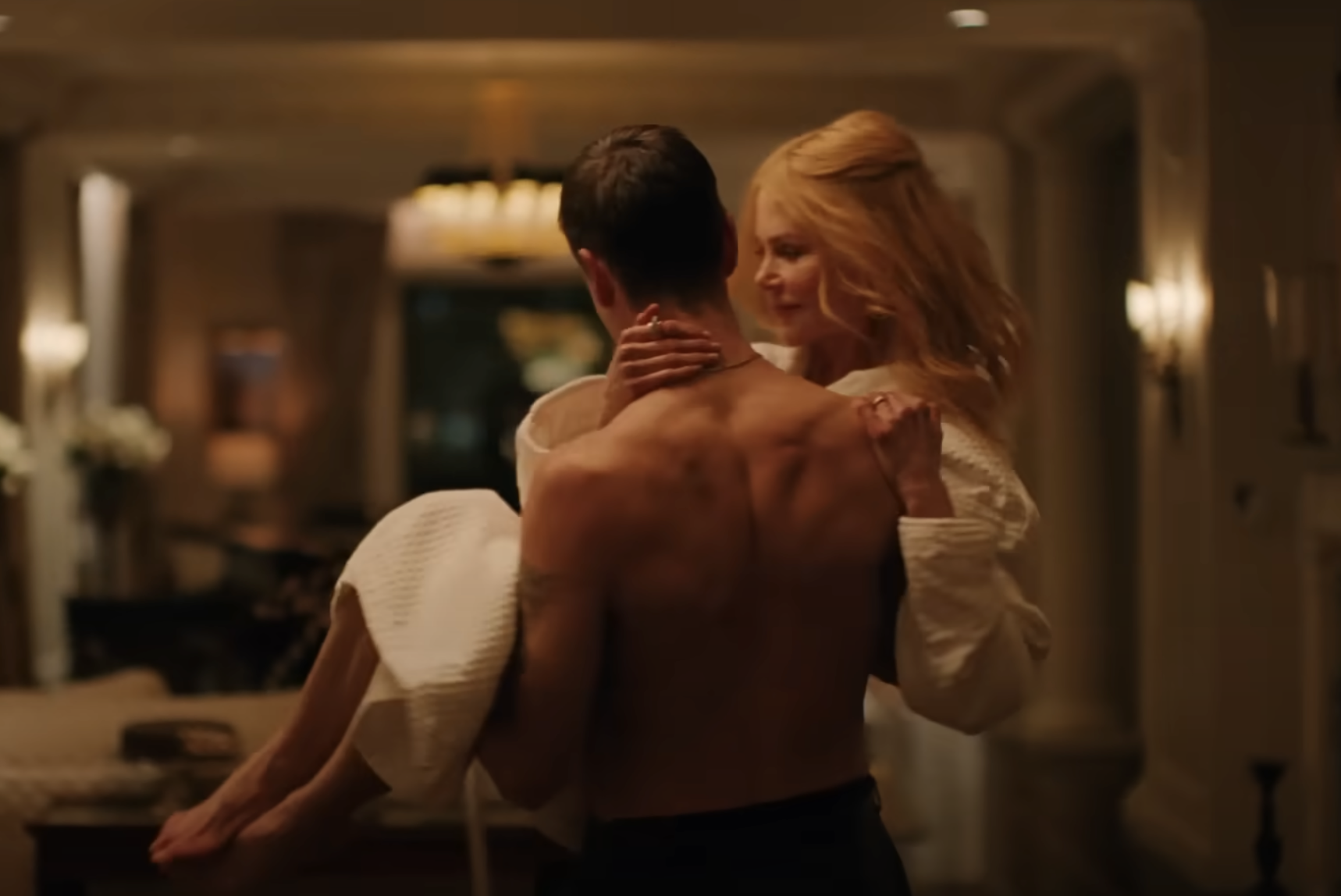 Nicole Kidman y Harris Dickinson en el plató de "Babygirl", 2024 | Fuente: YouTube/A24