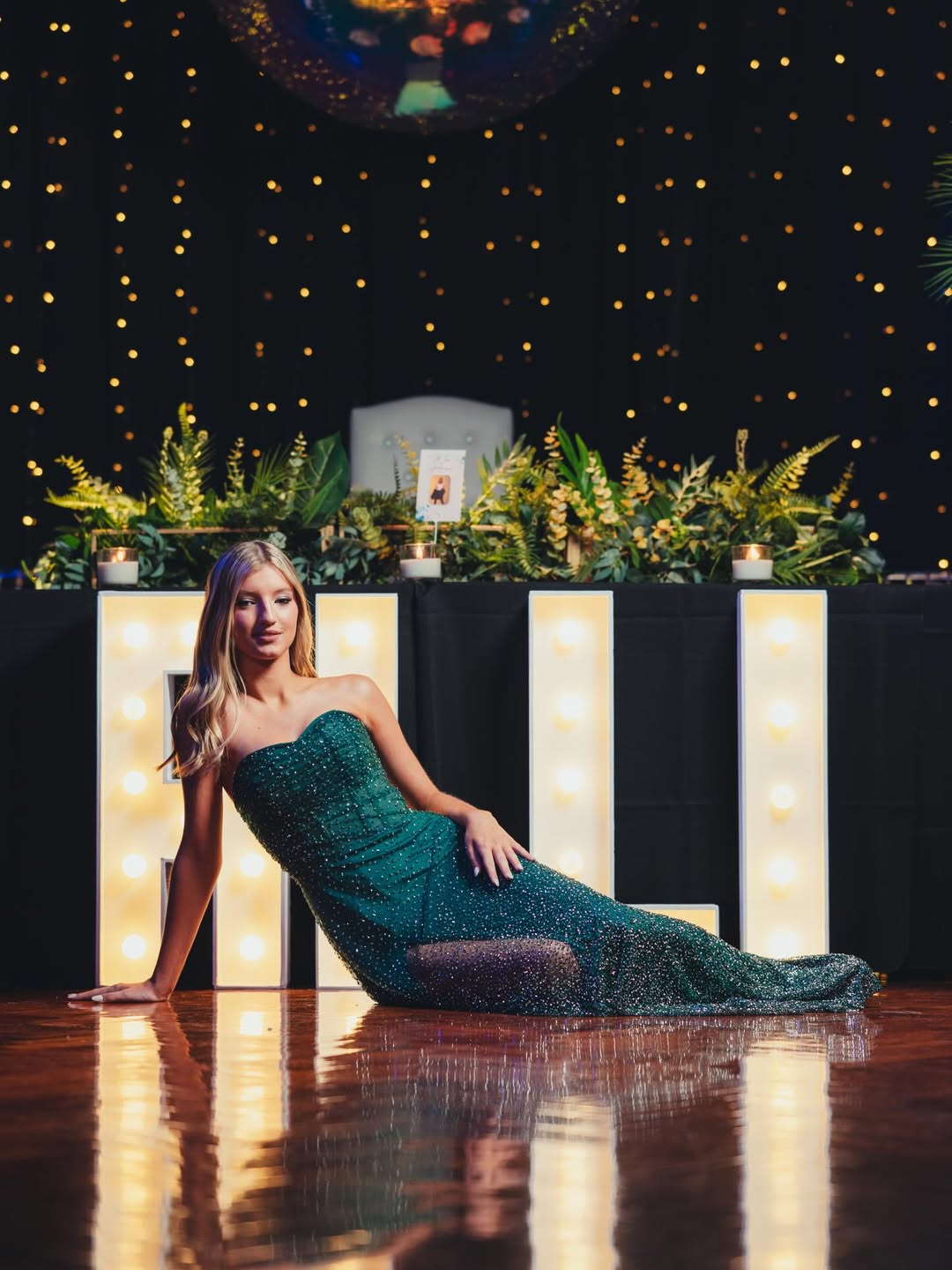 Allegra Cubero modelando uno de los vestidos elegidos para la fiesta de cumpleaños organizada por su padre y Mica Viciconte | Fuente: Instagram/cubero.allegra