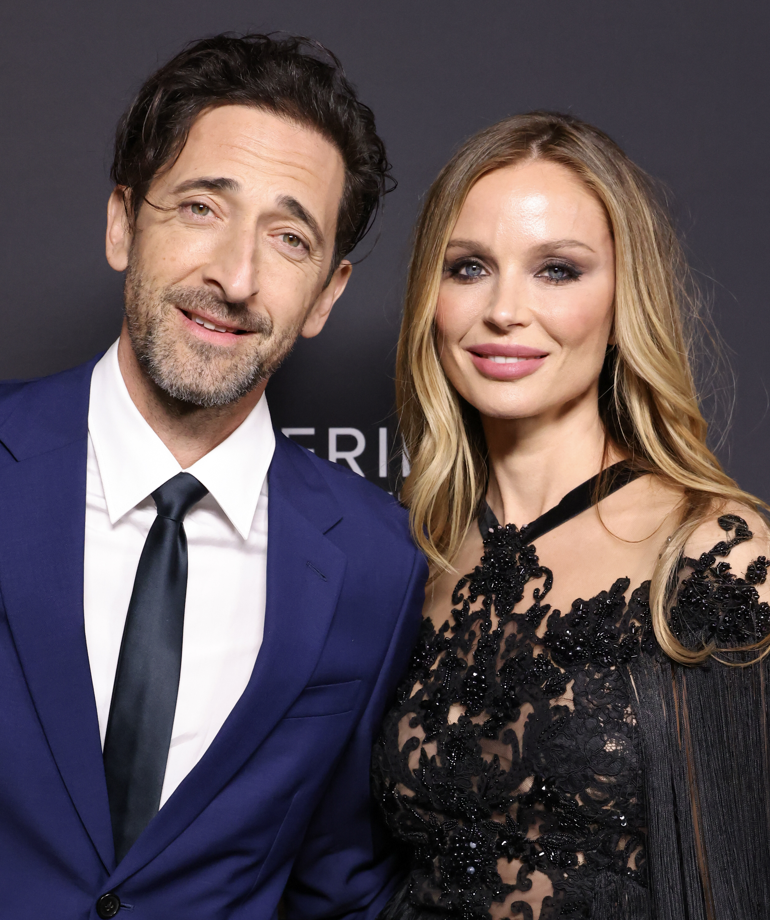 Adrien Brody y Georgina Chapman asisten a la fiesta posterior a los Grammy de Universal Music Group el 5 de febrero de 2023, en Los Ángeles, California | Fuente: Getty Images