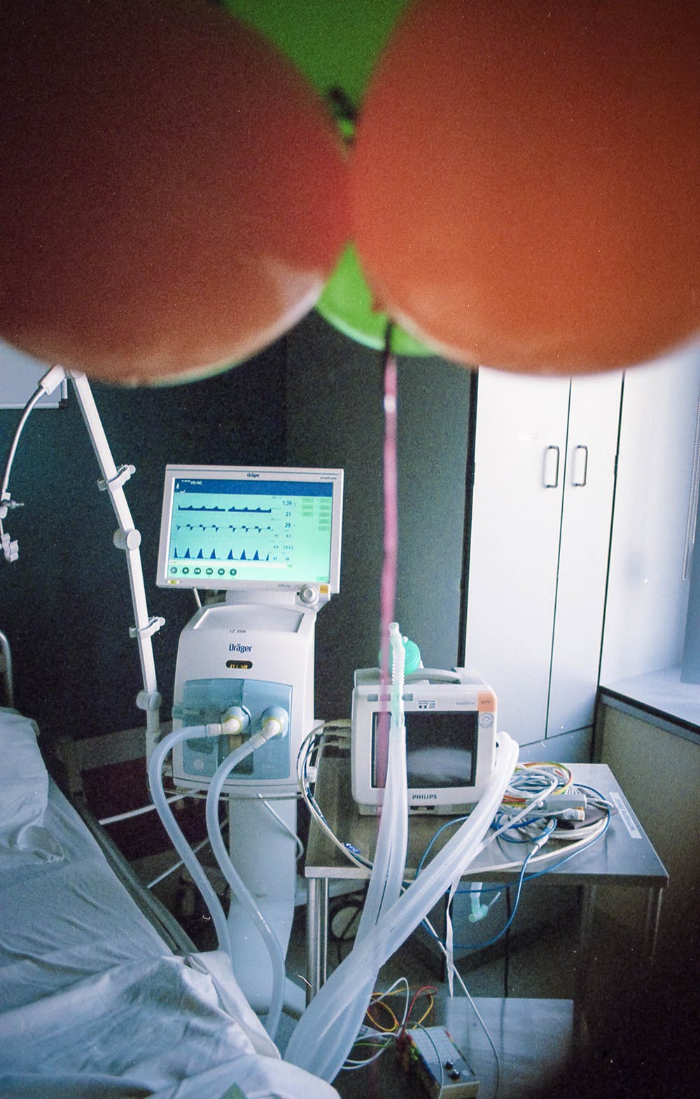 Monitor en sala de hospital. | Foto: Pexels