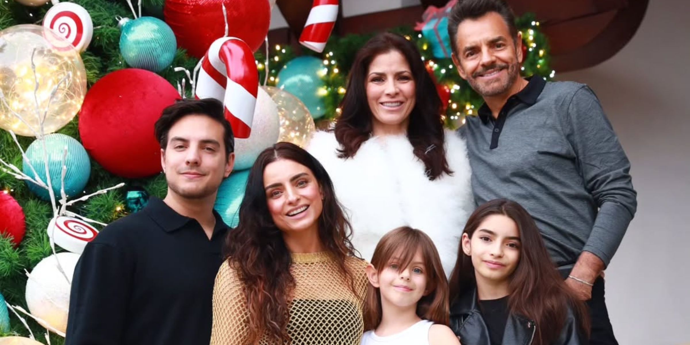 Eugenio Derbez junto a su esposa Alessandra Rosaldo y sus hijos | Fuente: Instagram/vadhird