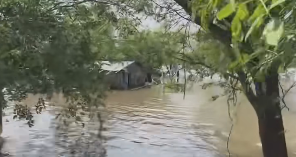 Imágenes devastadoras de las inundaciones en la provincia de Chaco, Argentina | Fuente: YouTube/Argentina 12