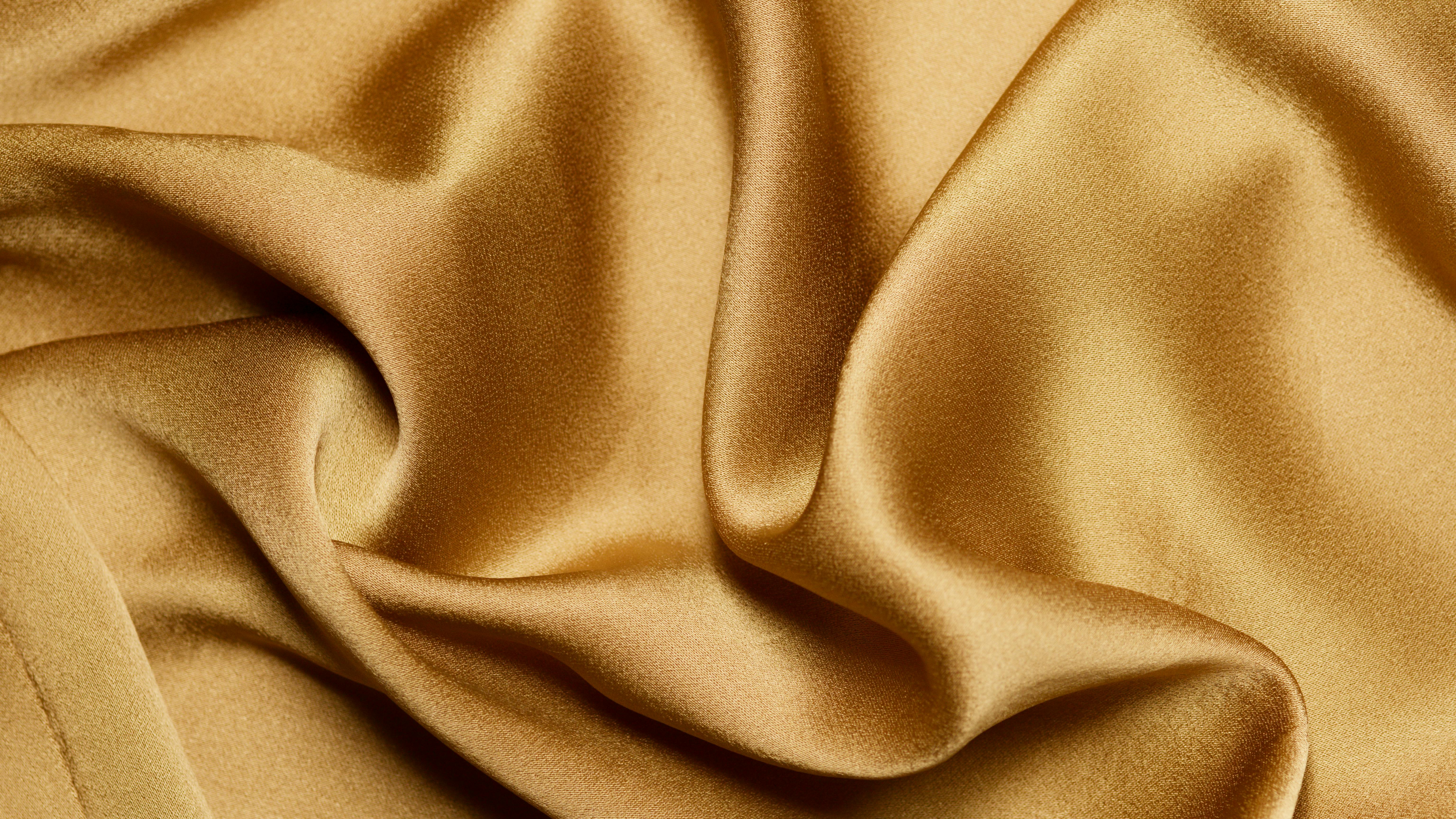 Un pañuelo de oro | Fuente: Pexels