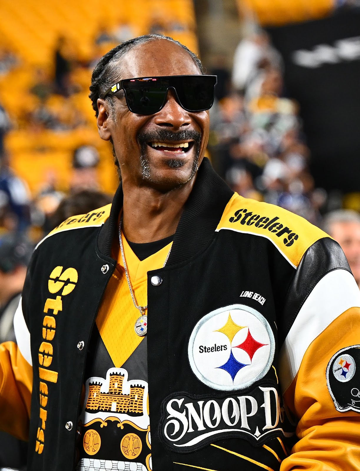 Snoop Dogg en el Acrisure Stadium el 6 de octubre de 2024, en Pittsburgh, Pensilvania. | Fuente: Getty Images