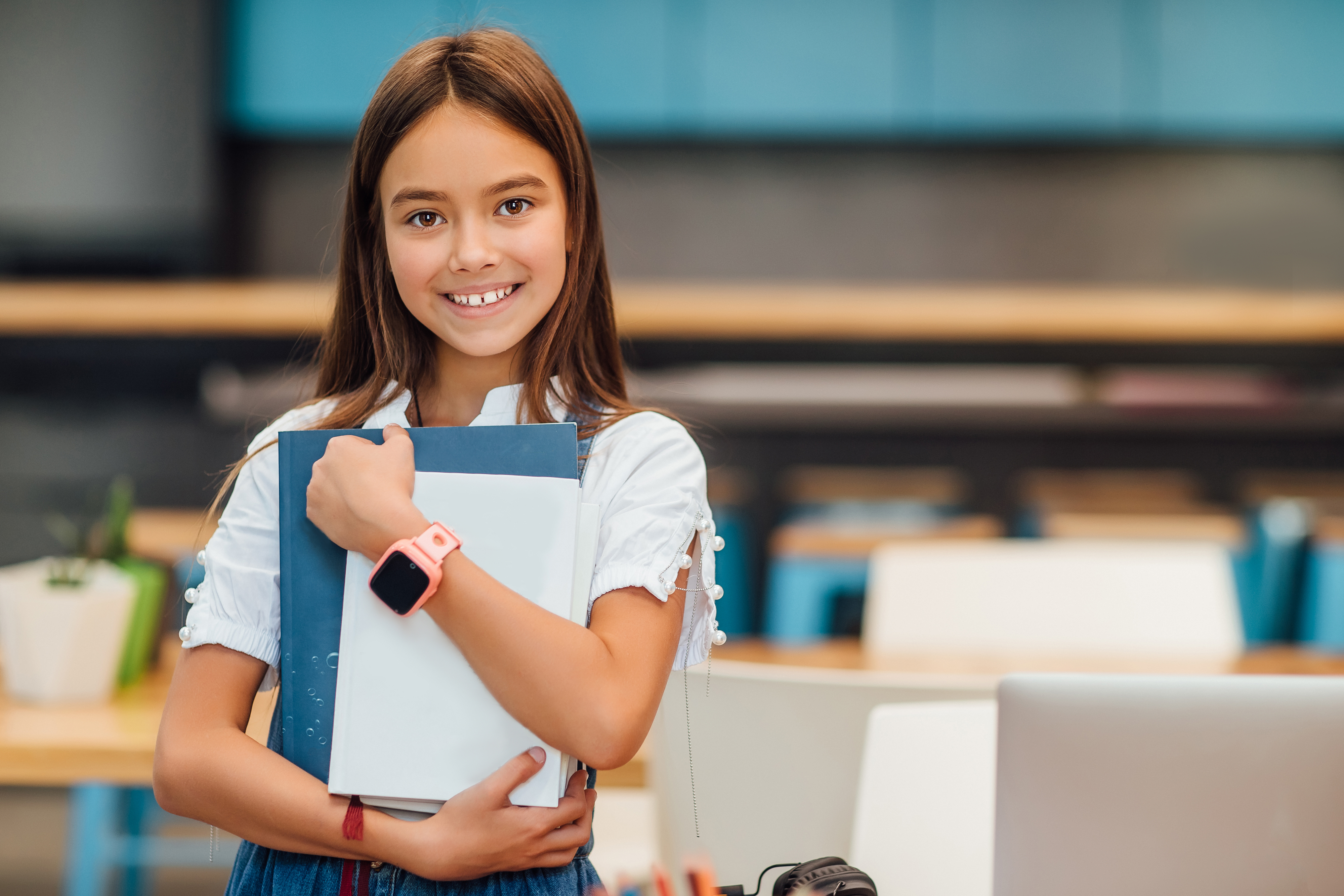 Niña en la escuela | Fuente: Shutterstock