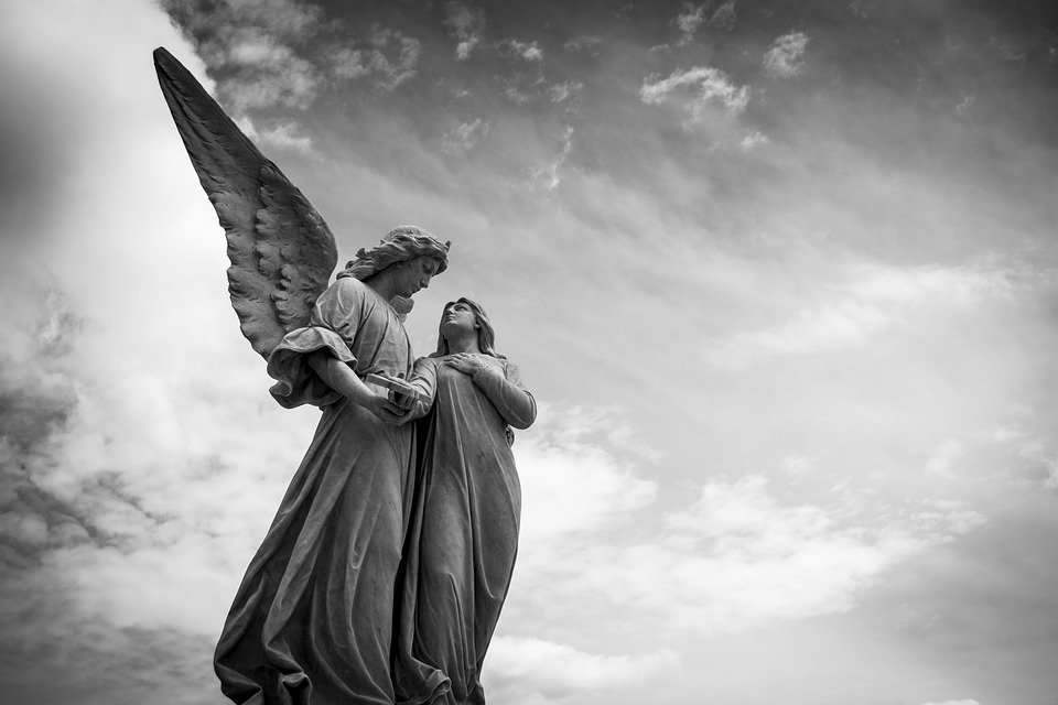 Esculturas de ángeles. |Foto: Pixabay