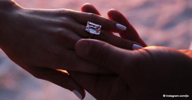 Alex Rodríguez le pide matrimonio a Jennifer López con un enorme anillo