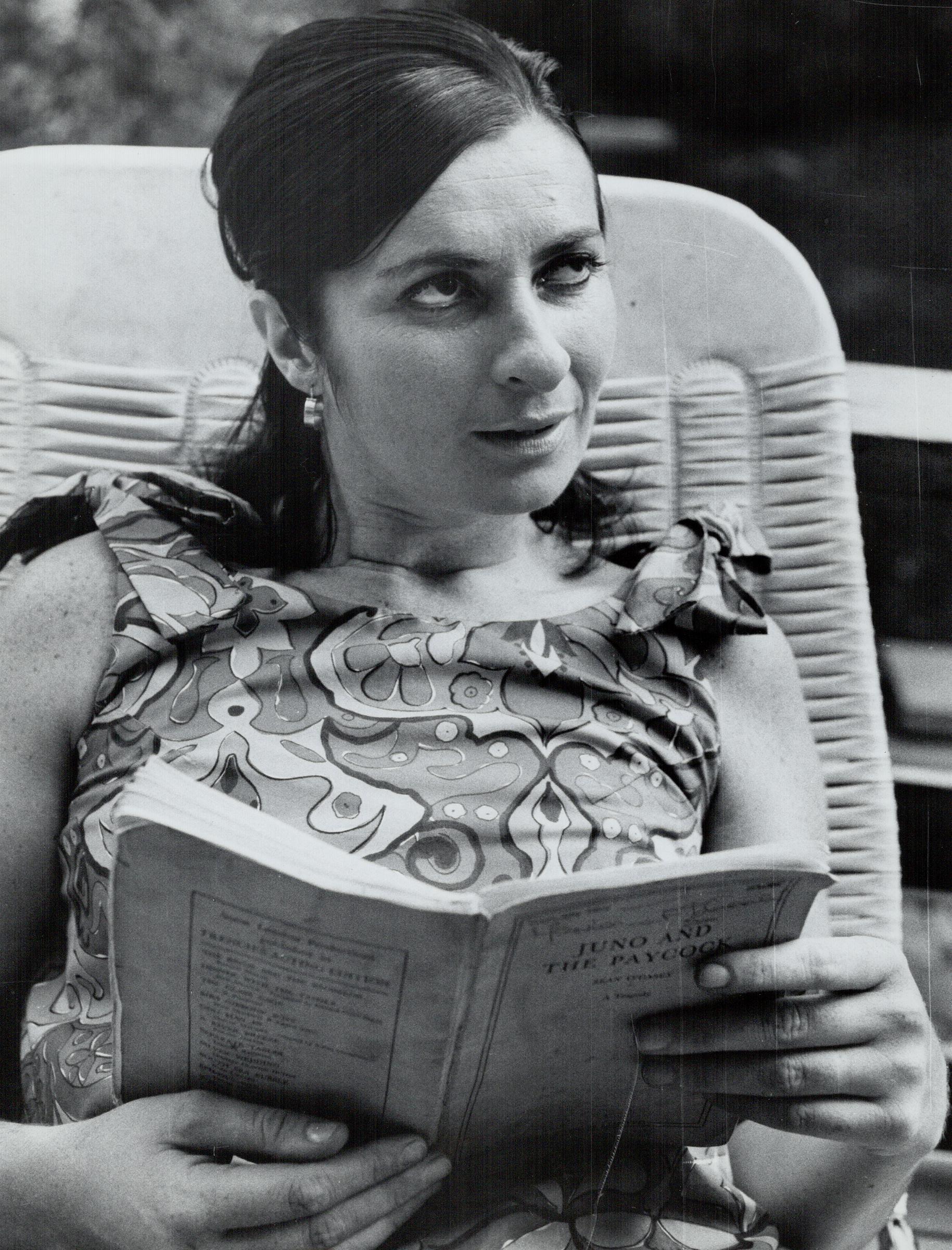 Maureen Fitzgerald posando en una foto tomada en Canadá el 1 de julio de 1965 | Fuente: Getty Images