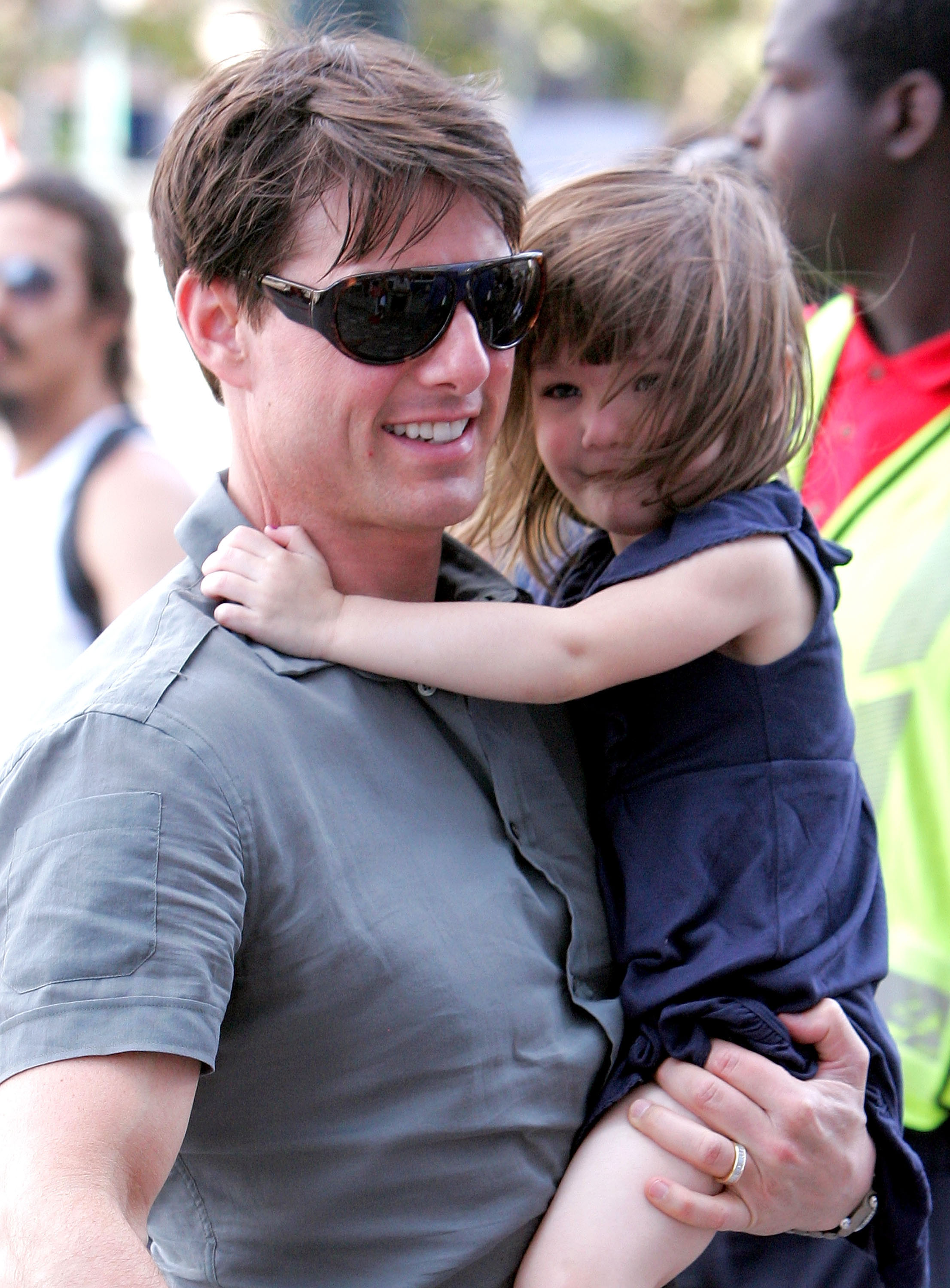 Tom Cruise y su hija Suri vistos en las calles de Manhattan el 15 de agosto de 2008, en Nueva York | Fuente: Getty Images