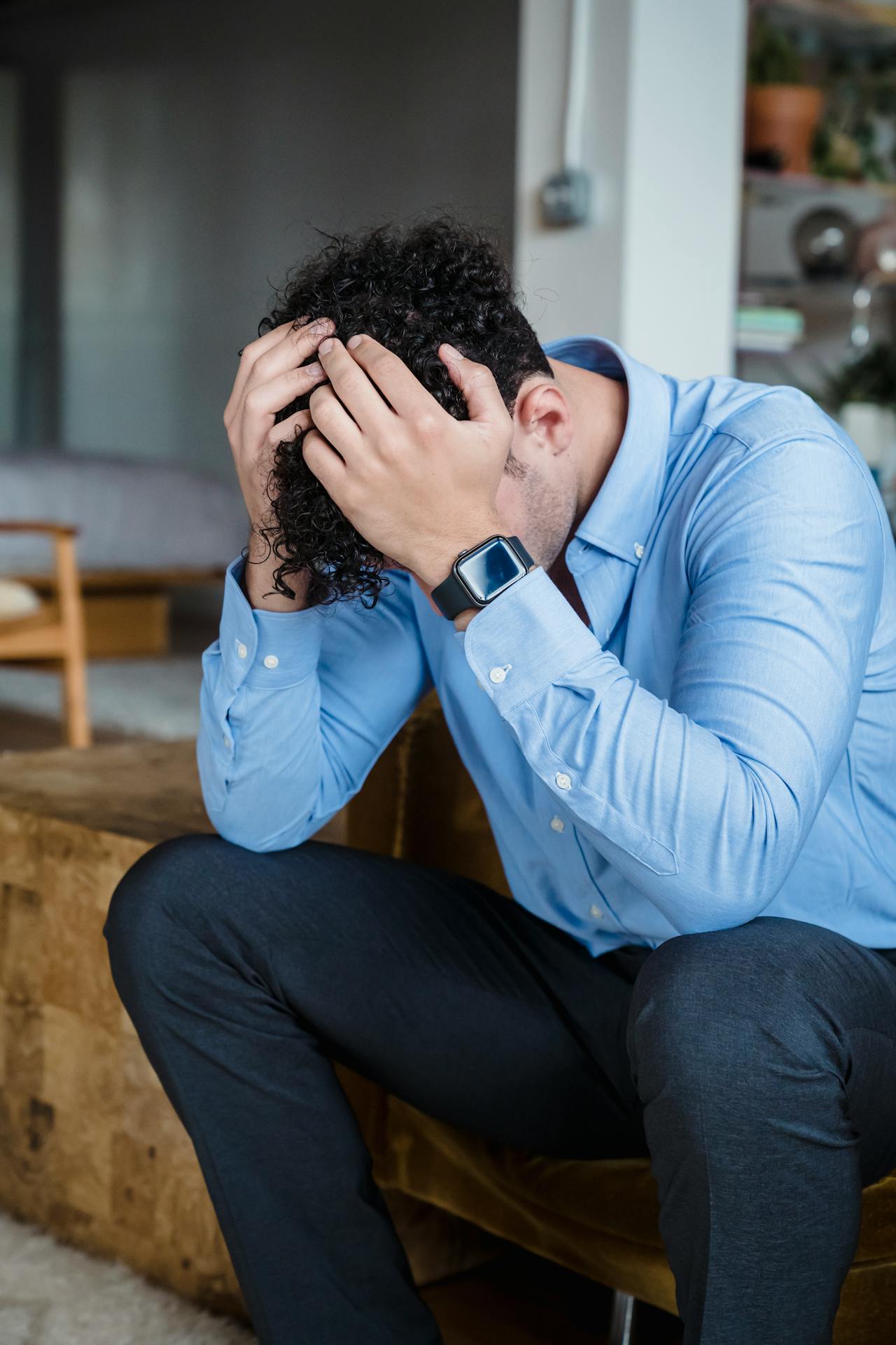 Un hombre ansioso | Fuente: Pexels