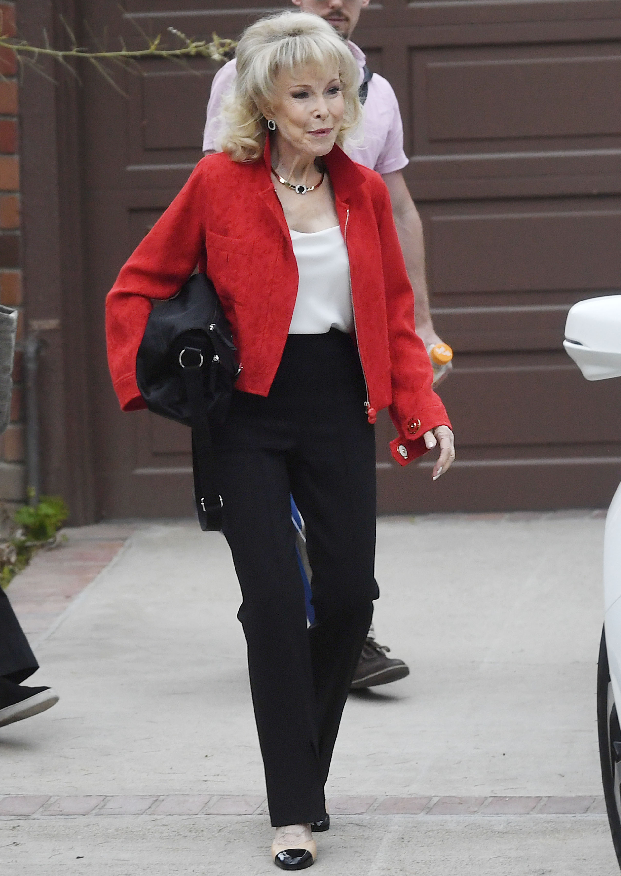 Aunque tiene más de 90 años, Barbara Eden sigue manteniéndose activa para conservar su aspecto juvenil. | Fuente: Getty Images