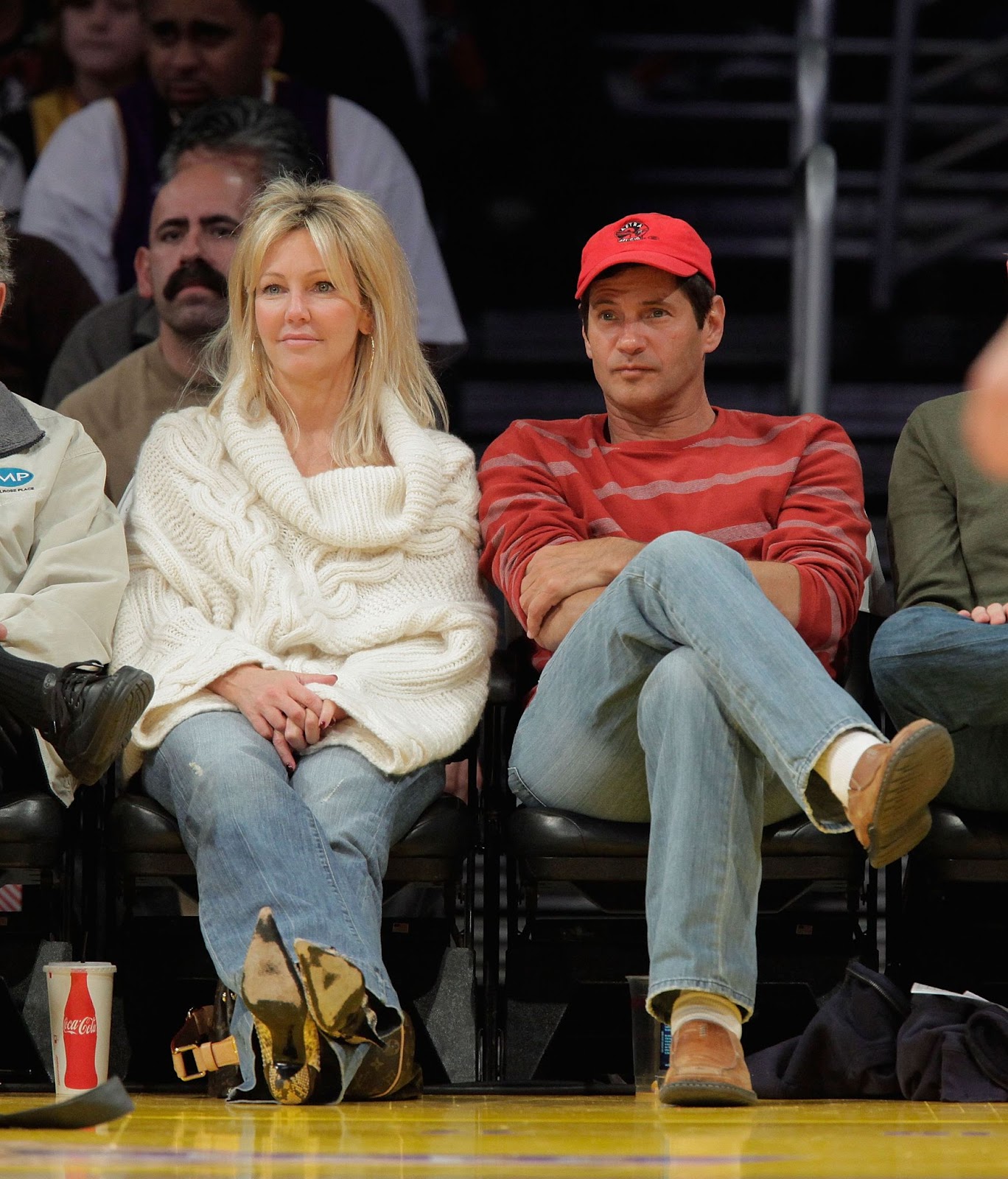 Heather Locklear, la rompecorazones de los 90, en un partido entre los New Jersey Nets y Los Angeles Lakers en el Staples Center el 29 de noviembre de 2009, en Los Angeles, California | Fuente: Getty Images