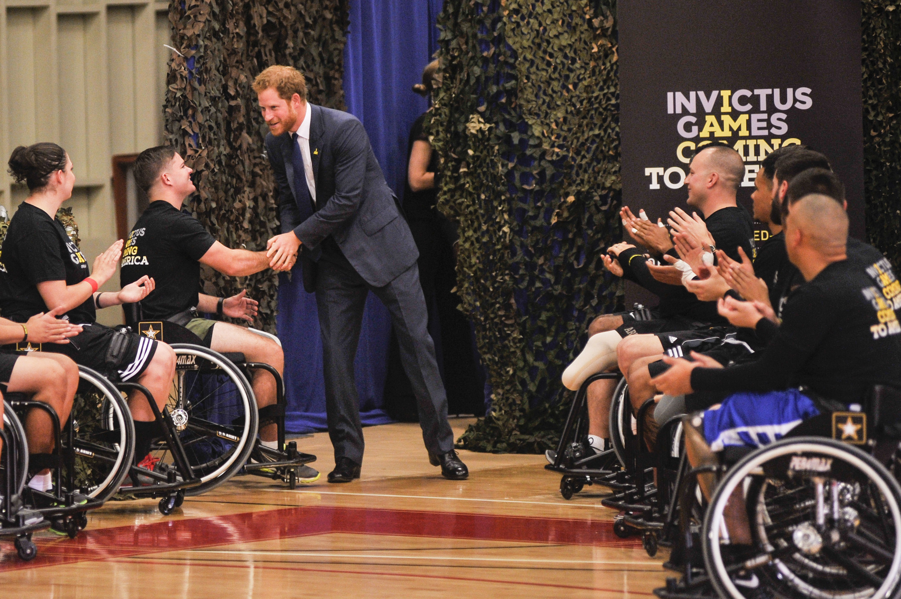 El príncipe Harry asiste al acto de los Juegos Invictus Joining Forces en la Wells Fields House de Fort Belvoir, Vancouver, el 28 de octubre de 2015 | Fuente: Getty Images