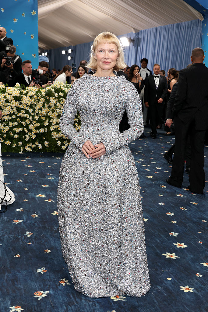Pamela Anderson en la Met Gala el 5 de mayo de 2025, en el Museo Metropolitano de Arte de Nueva York.