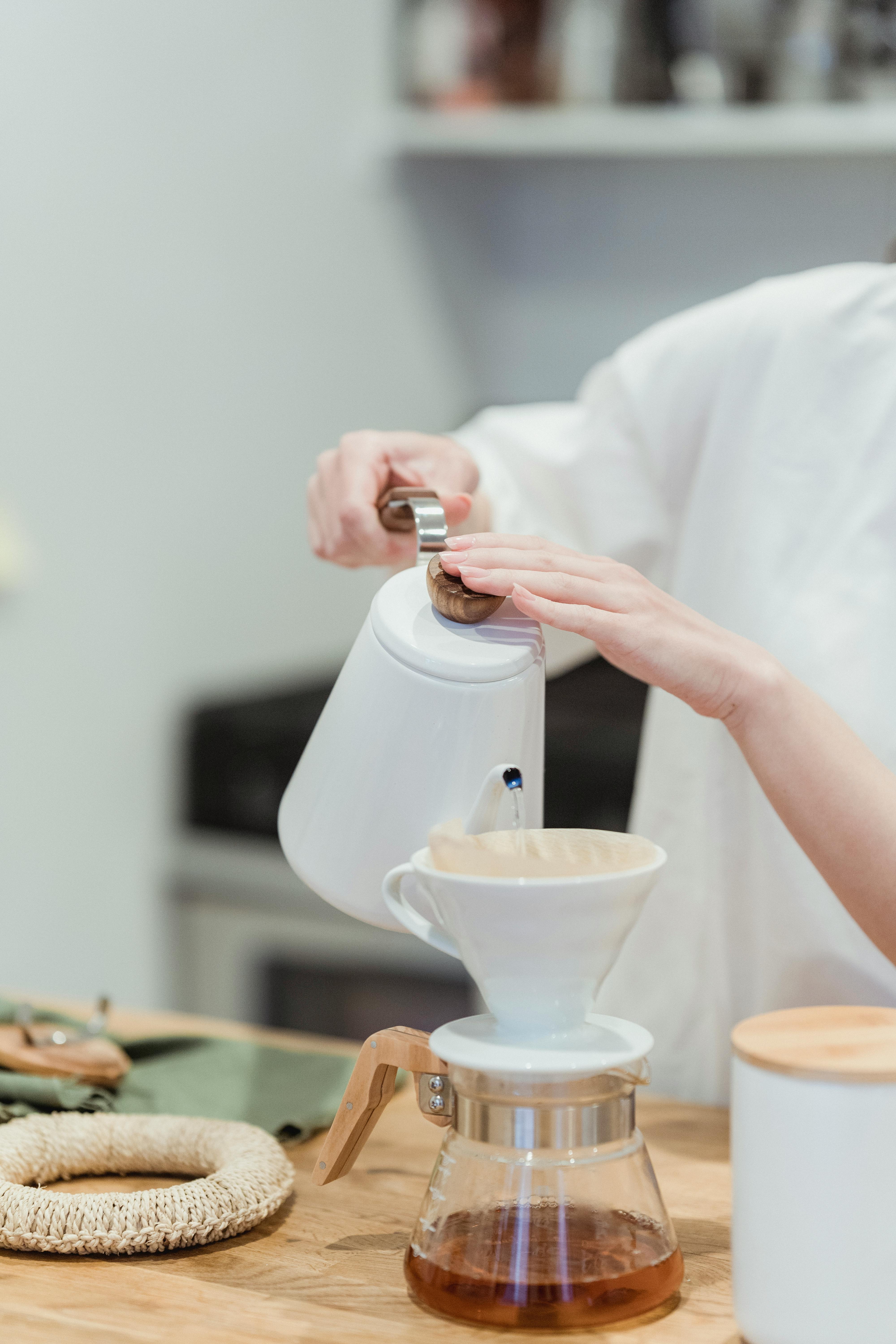 Preparare il tè | Fonte: Pexels
