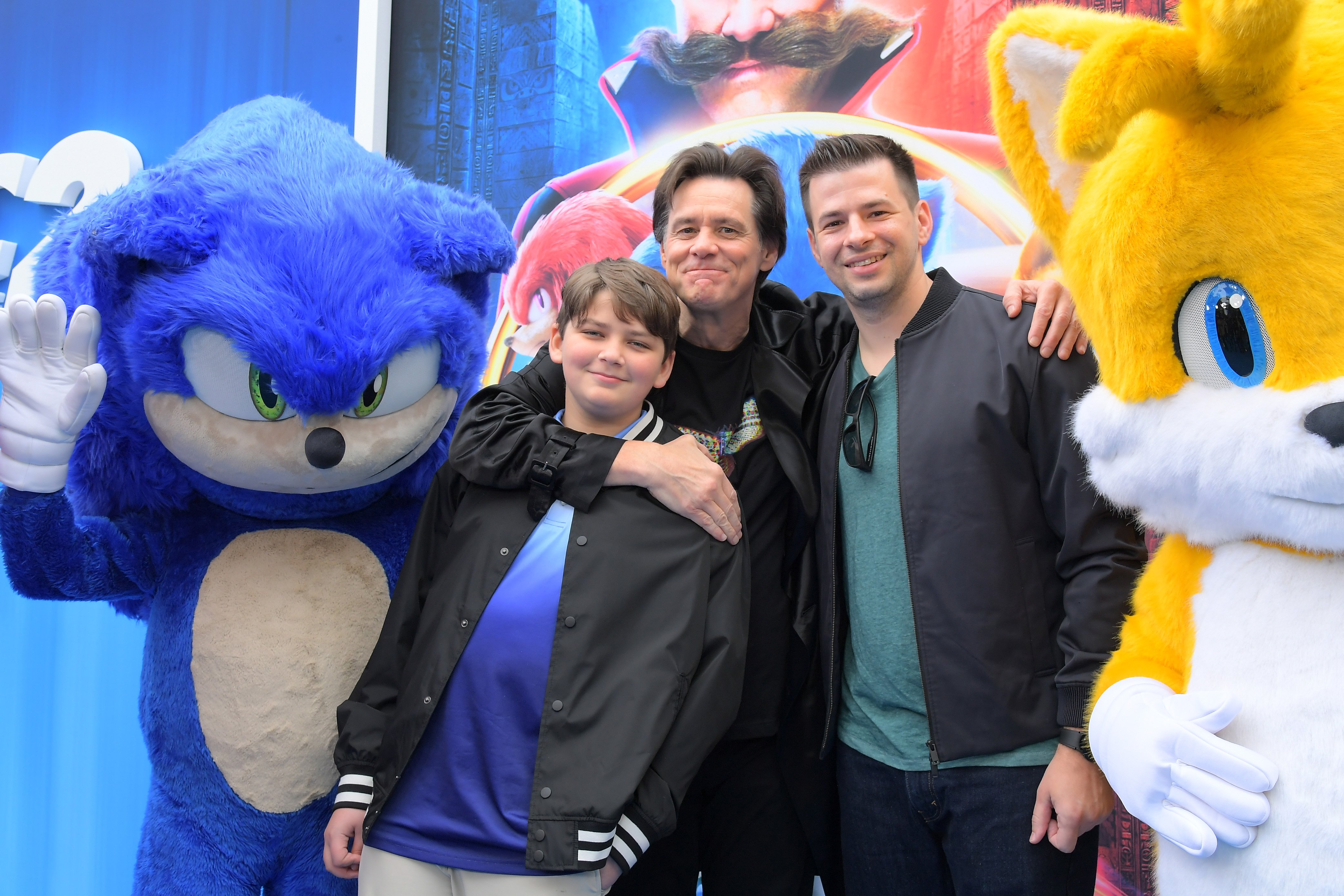 Jackson Carrey, Jim Carrey y Chase Bordelon asisten al Día de la Familia de "Sonic the Hedgehog 2" en Paramount Pictures Studios Lot, el 02 de abril de 2022. | Foto: Getty Images