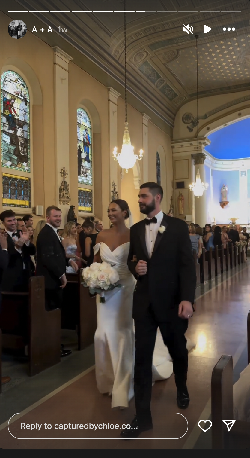 Amanda DeWitt LeBlanc y Andrew LeBlanc en su boda el 1 de junio de 2024, en Nueva York | Fuente: Instagram Story/A + A