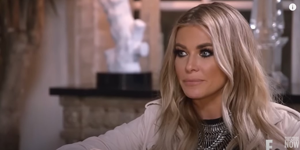 La actriz habla sobre su difunta hermana, Debbie, en "Hollywood Medium with Tyler Henry" en una publicación con fecha del 25 de junio de 2022 | Fuente: YouTube/E! Entertainment