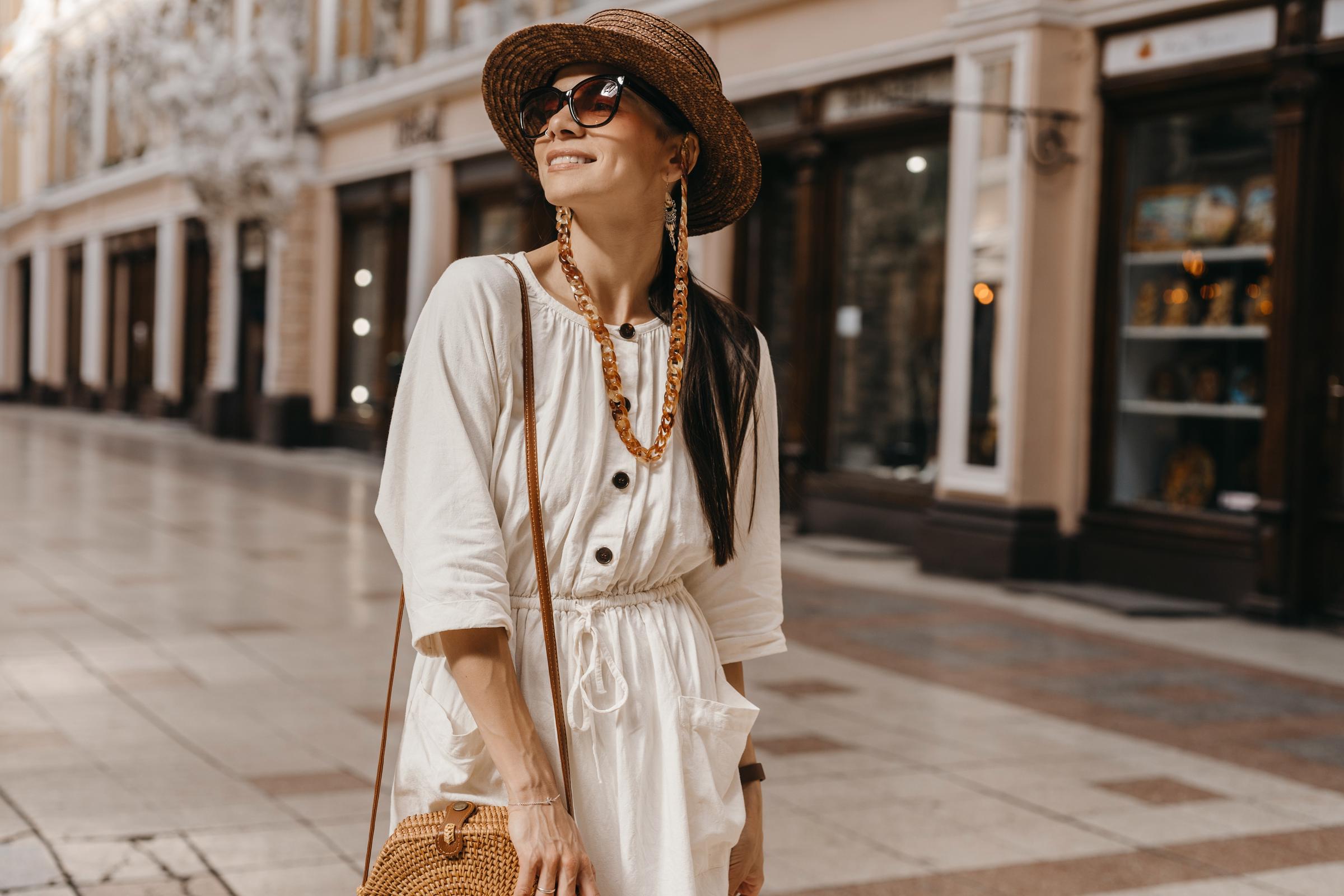 Mujer con estilo boho | Fuente: Shutterstock