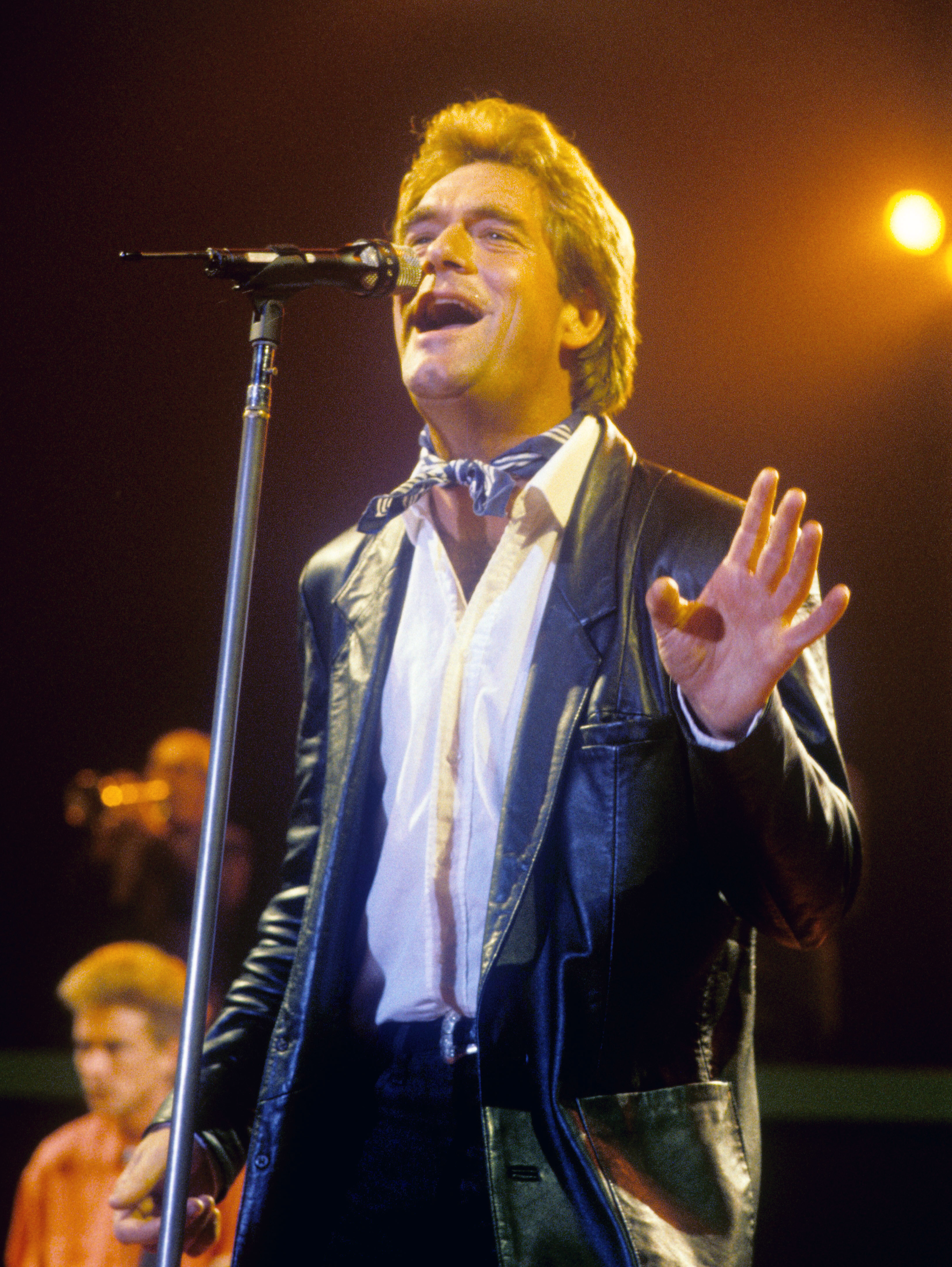 La estrella musical actuando en Munich, Alemania, el 18 de octubre de 1988. | Fuente: Getty Images