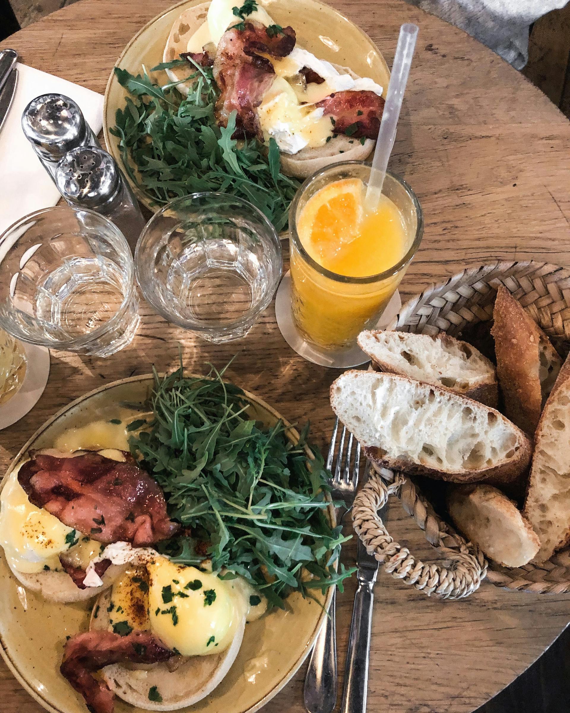 Comida en una mesa | Fuente: Pexels