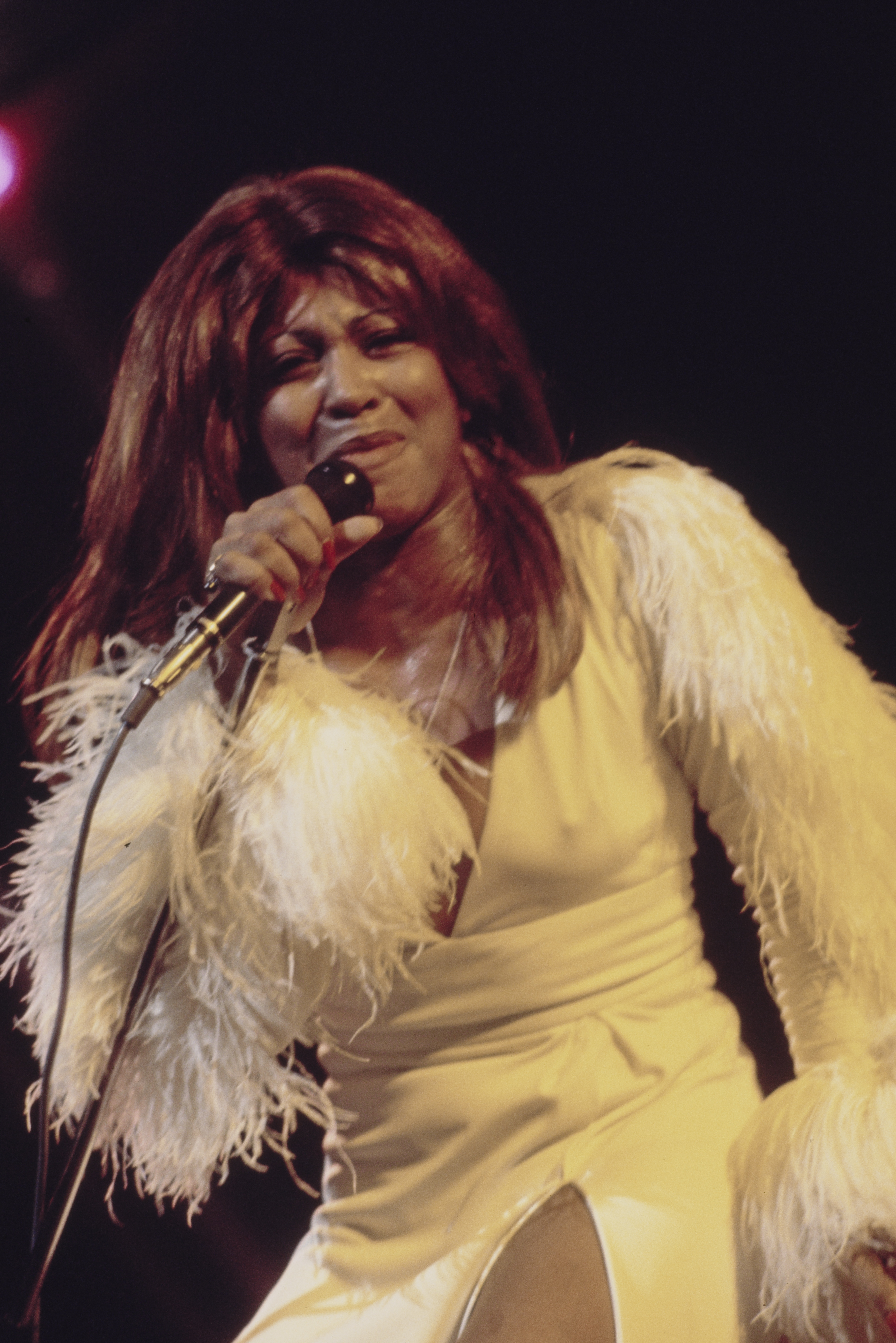 La cantante actuando en el escenario en los años 70 | Foto: Getty Images