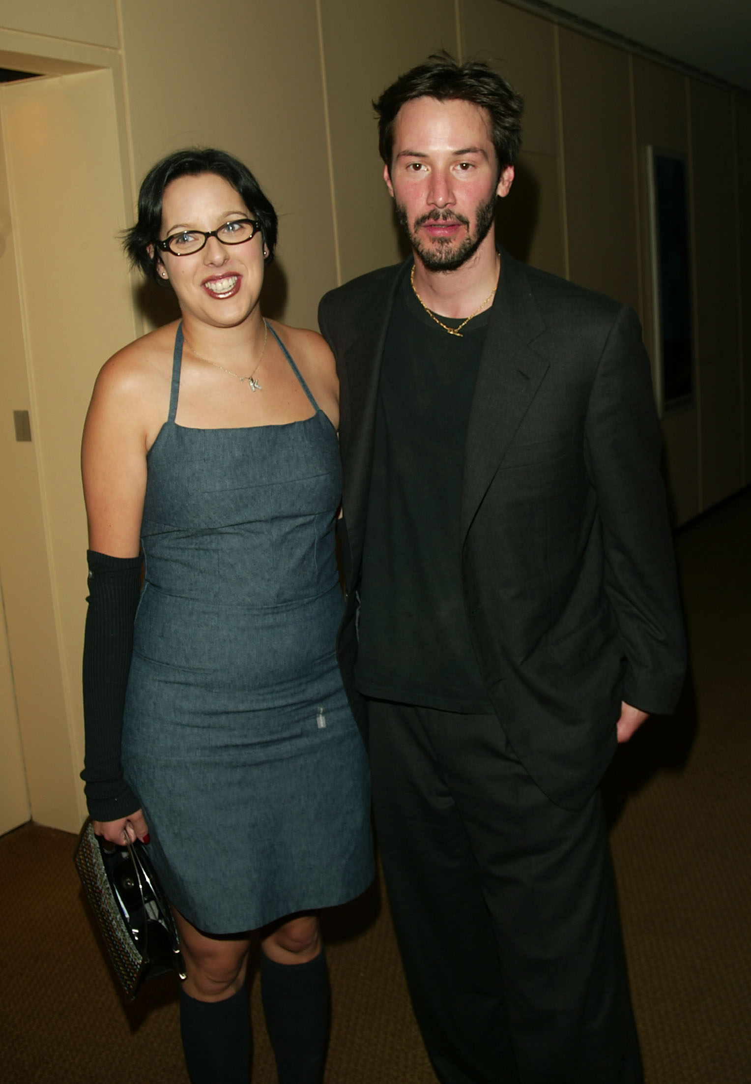Keanu Reeves con Karina Miller en Nueva York, el 27 de septiembre de 2002. | Foto: Getty Images