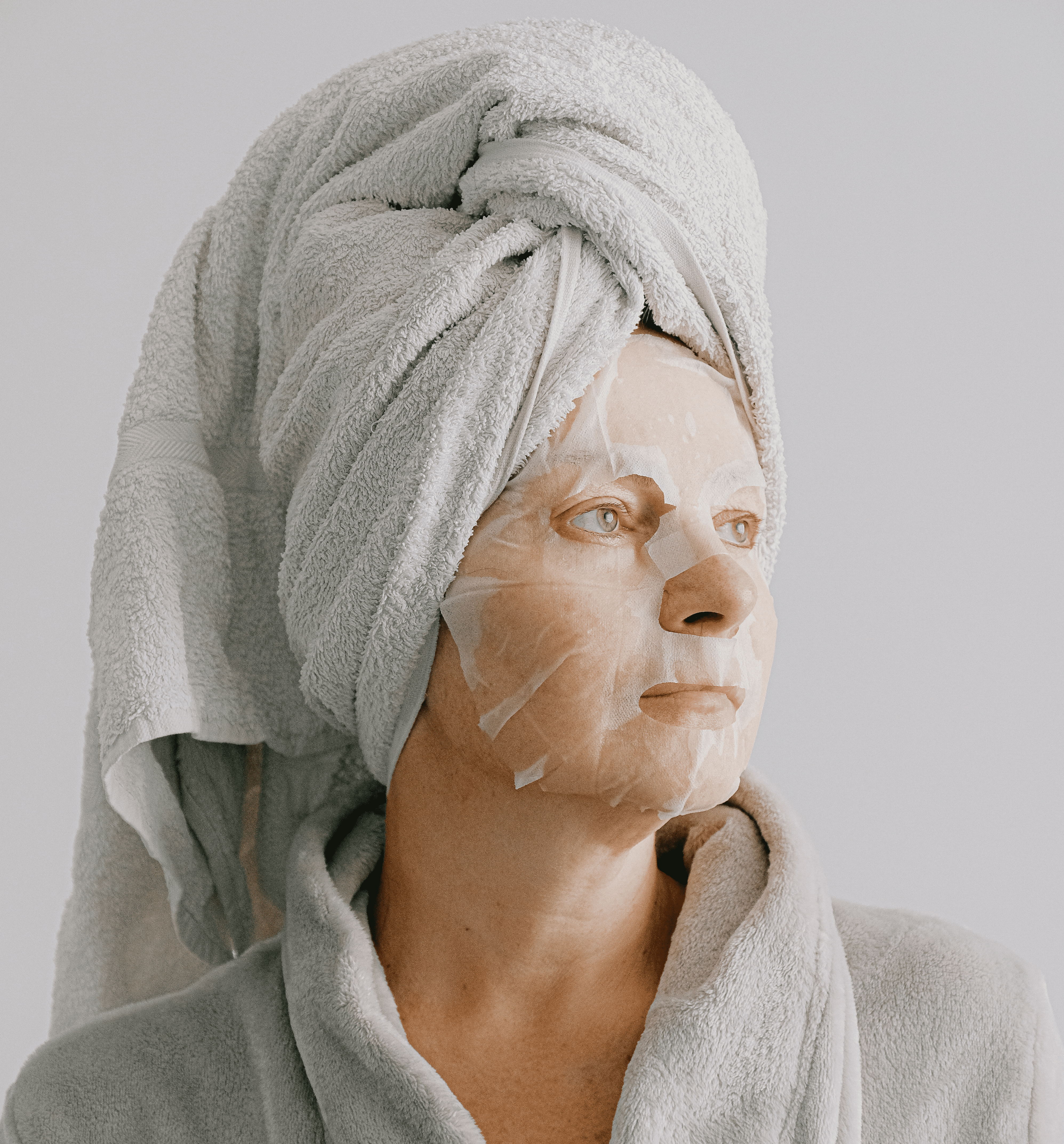 Mujer con mascarilla en el rostro. | Foto: Pexels
