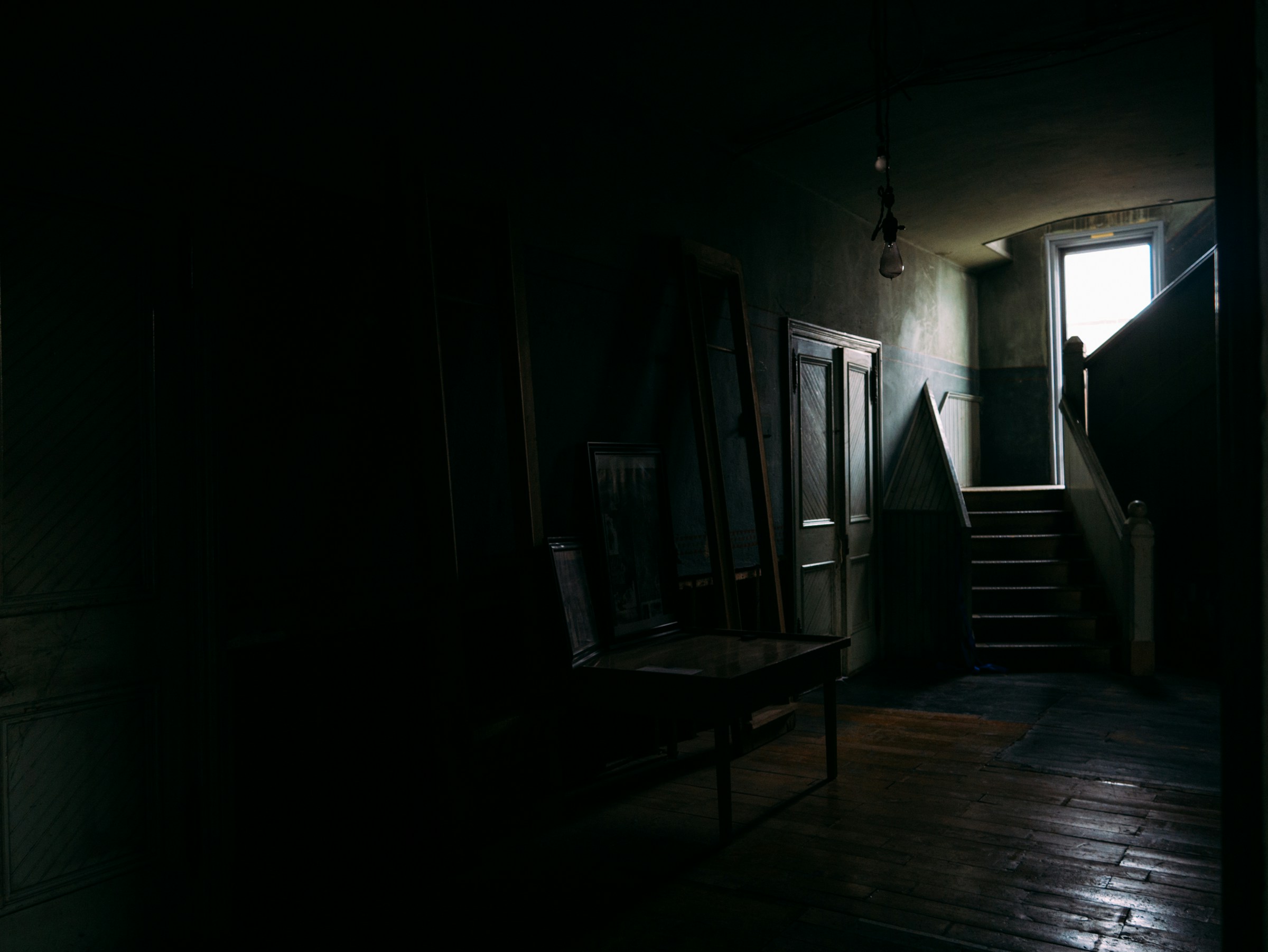Una casa sin luz | Fuente: Unsplash