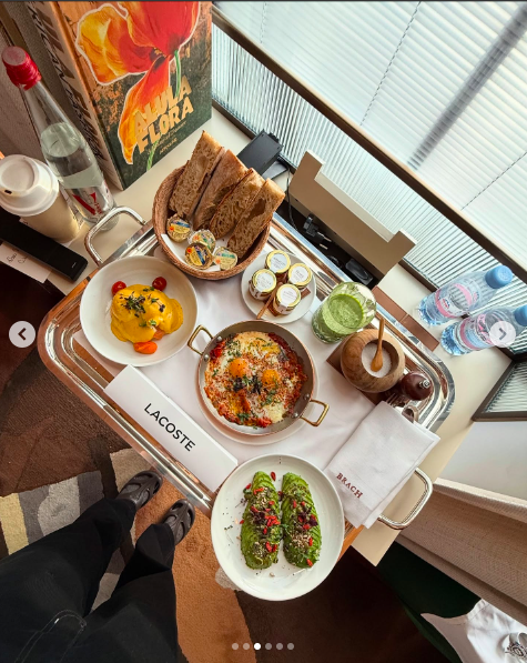 El delicioso desayuno que Ella Emhoff disfrutó durante su estancia en el desfile de Lacoste. | Fuente: Instagram/Ella Emhoff