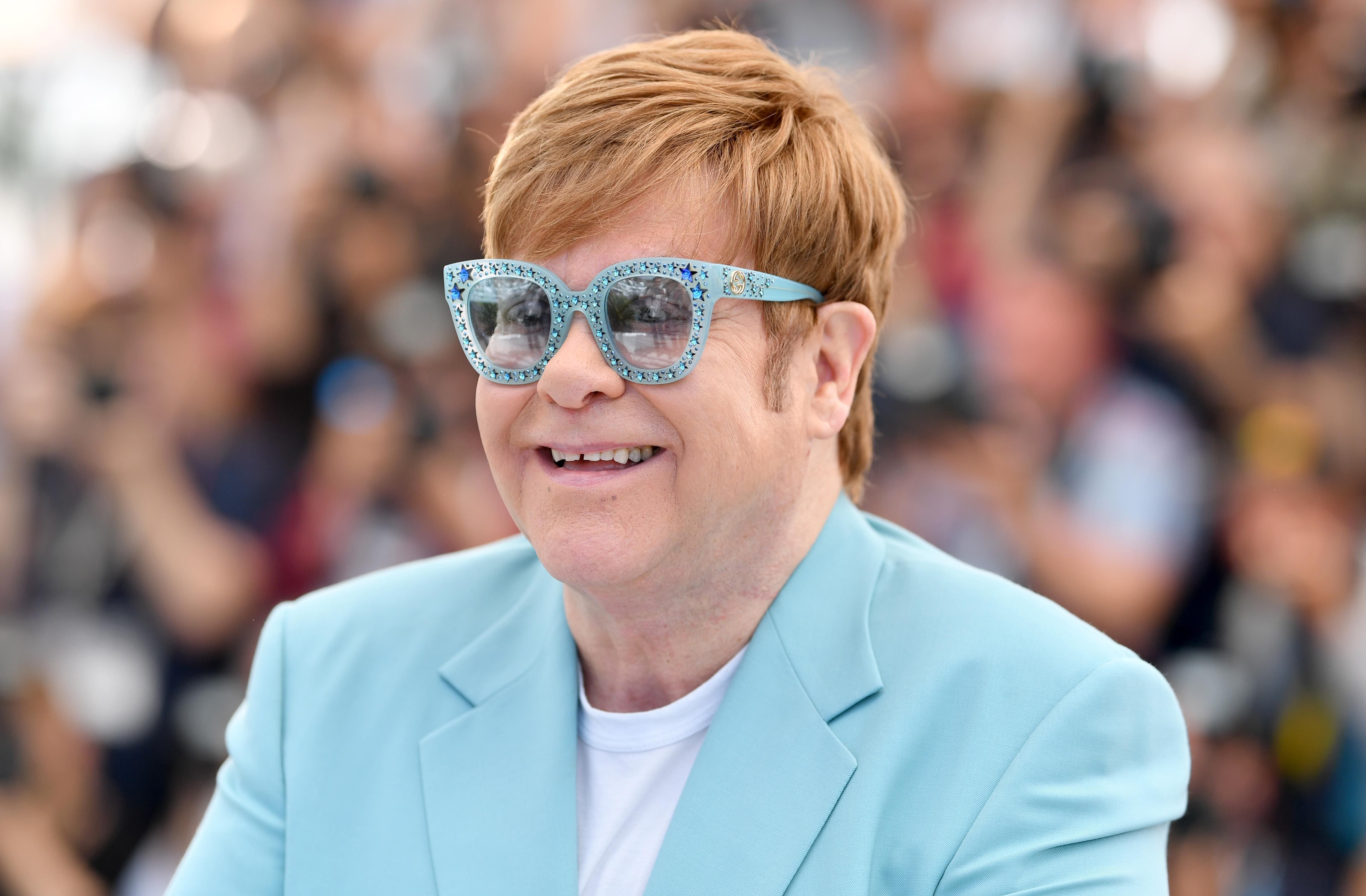 Sir Elton John asiste al photocall de "Rocketman" durante la 72ª edición del Festival de Cine de Cannes el 16 de mayo de 2019 en Cannes, Francia. | Foto: Getty Images