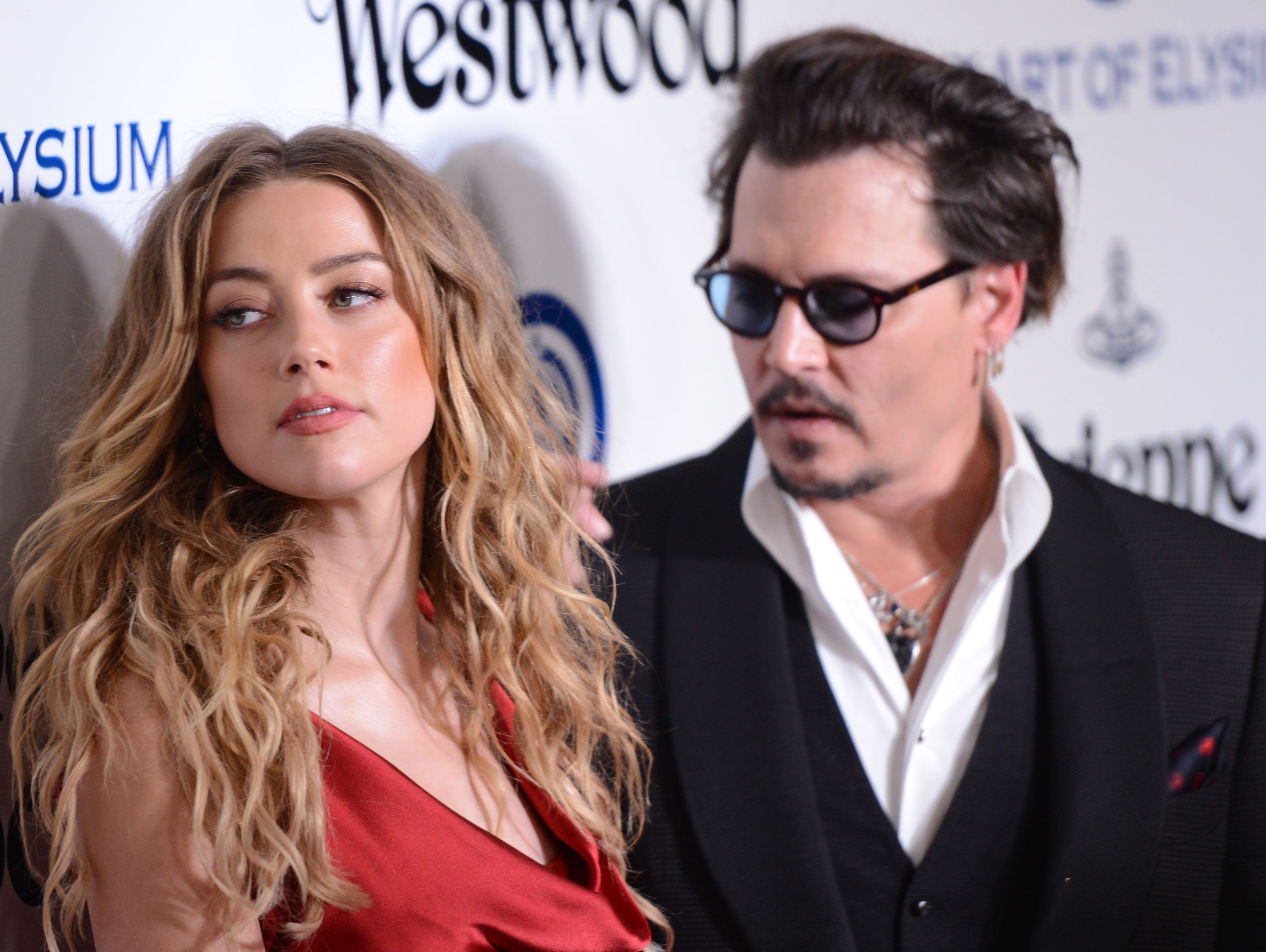Amber Heard y Johnny Depp en una gala en California, 2016. | Foto: Getty Images