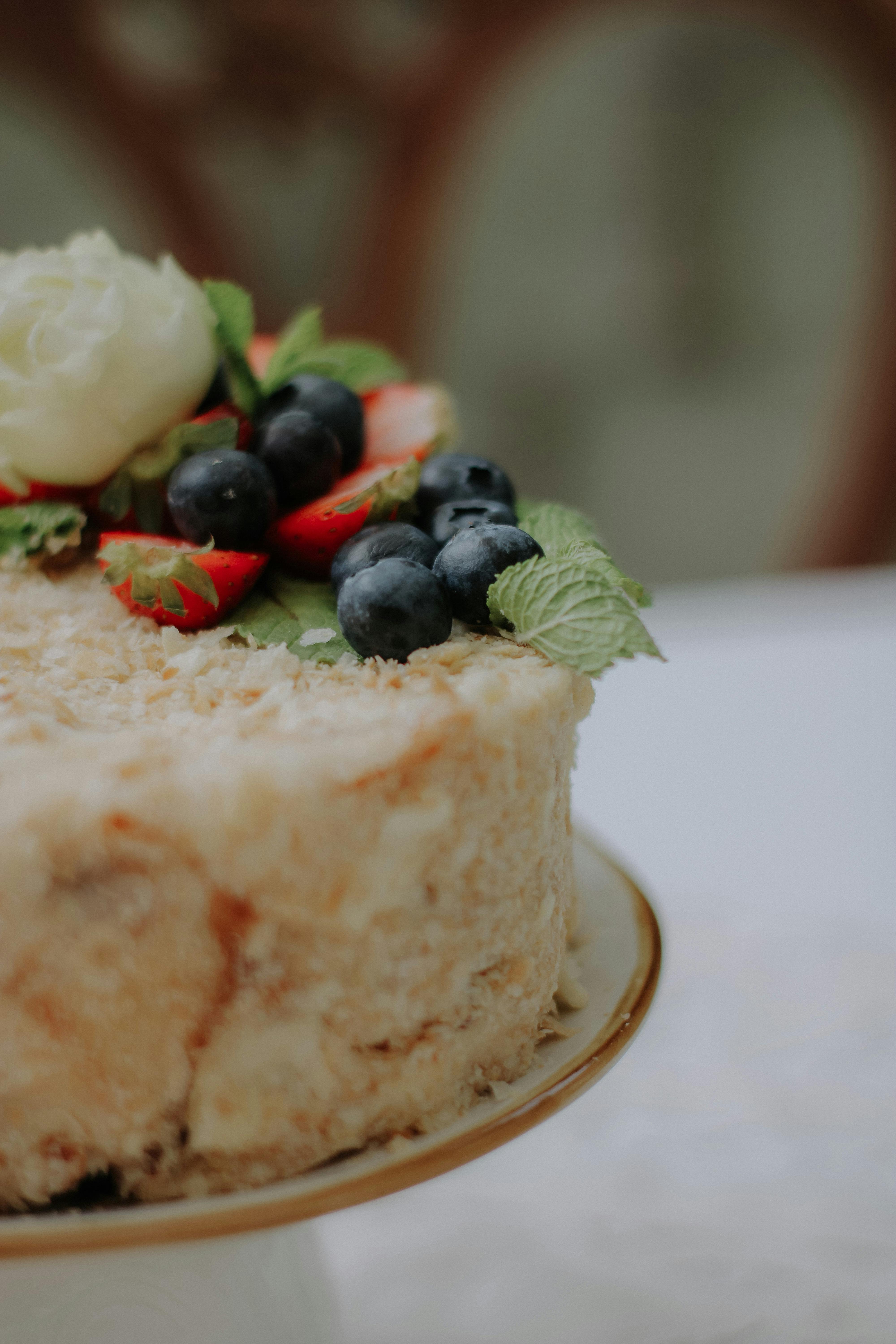 Pastel con frutas | Foto: Pexels