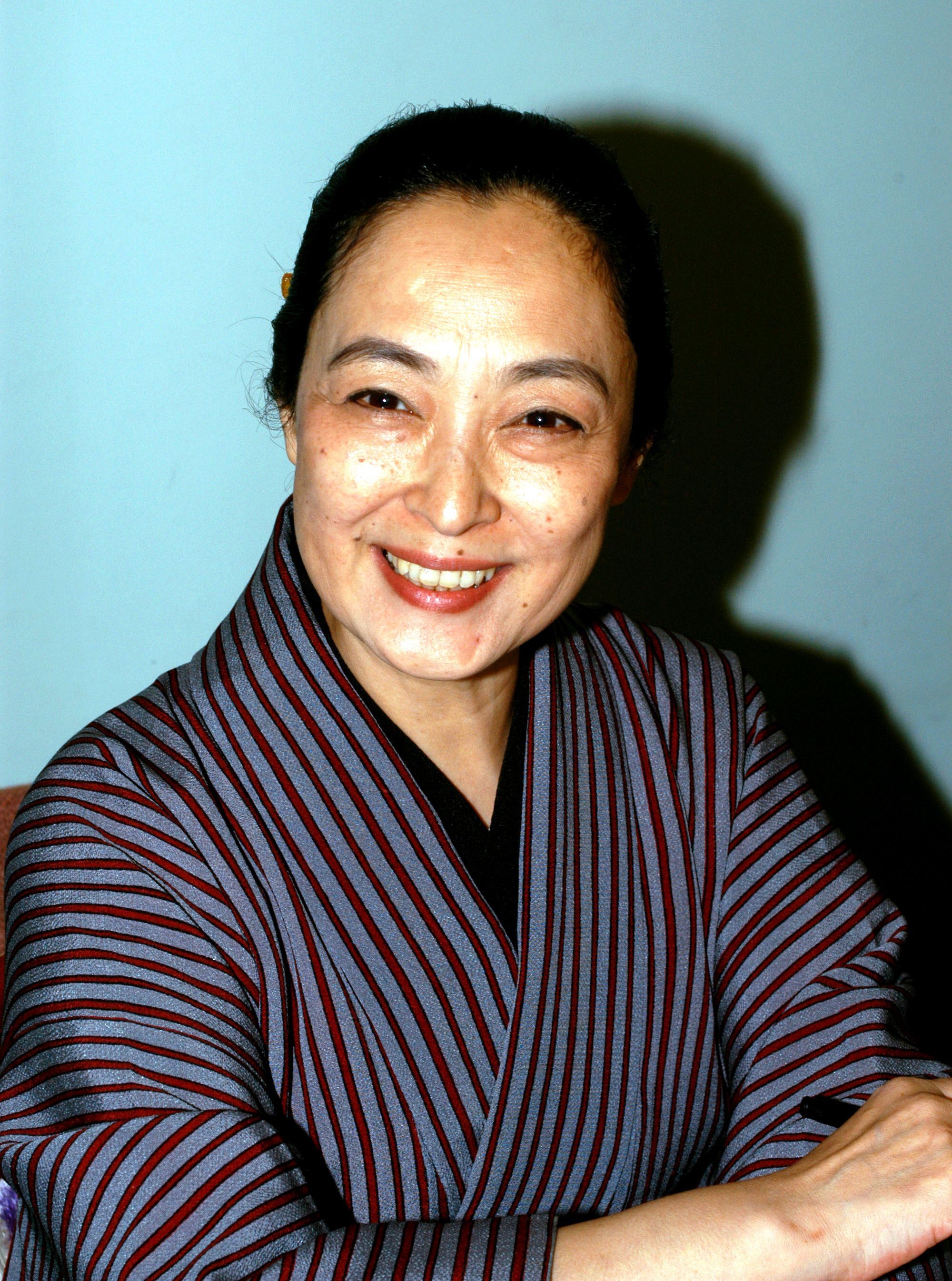 Mineko Iwasaki durante la presentación de su libro "Geisha, A Life" el 4 de octubre de 2002 en Beverly Hills, California. | Foto: Getty Images
