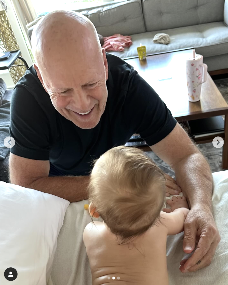 Bruce Willis con su nieta Louette, en un post del 19 de marzo de 2024 | Fuente: Instagram/demimoore