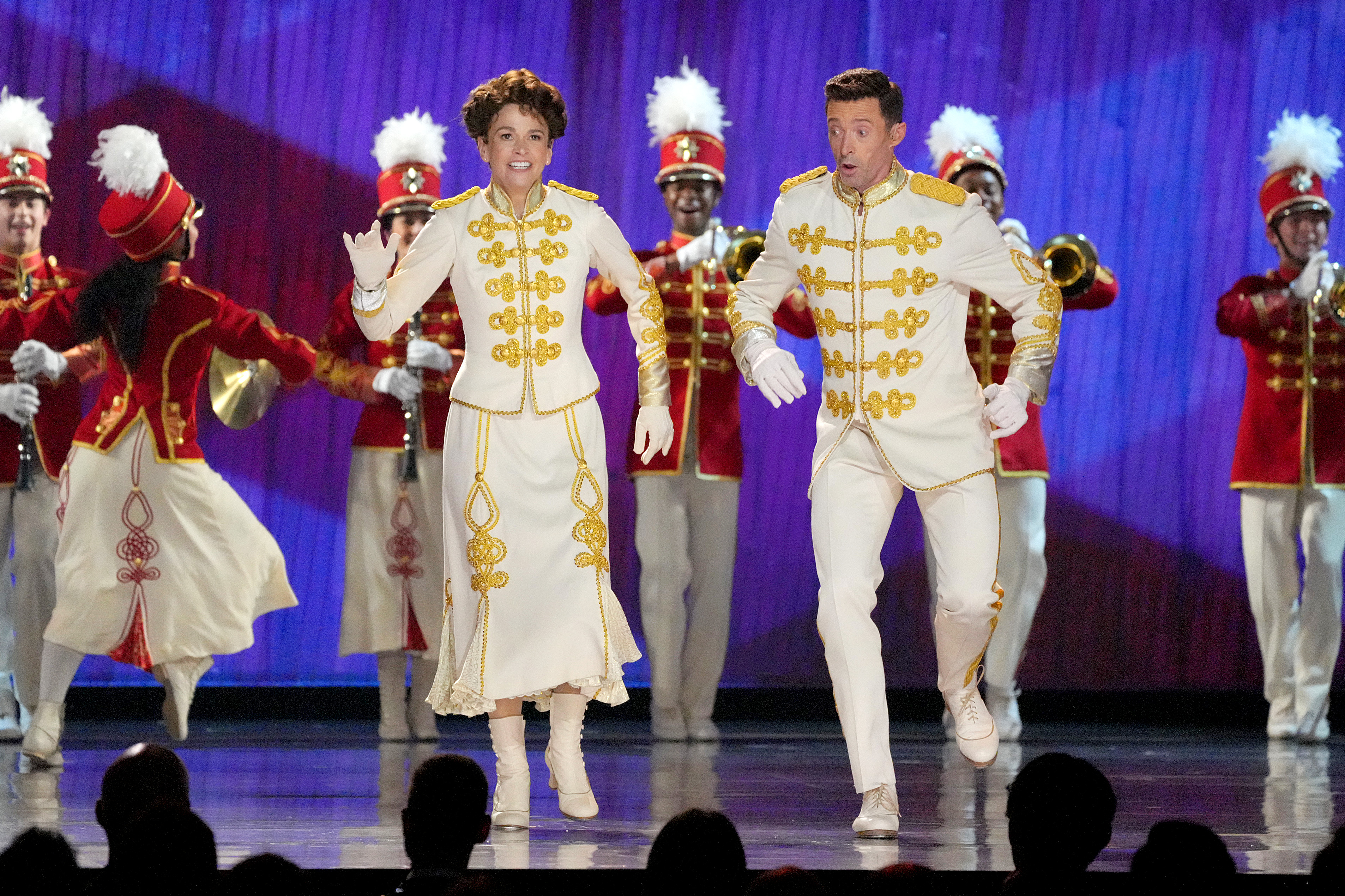 Hugh Jackman y Sutton Foster interpretan un número de "The Music Man" el 12 de junio de 2022 | Fuente: Getty Images