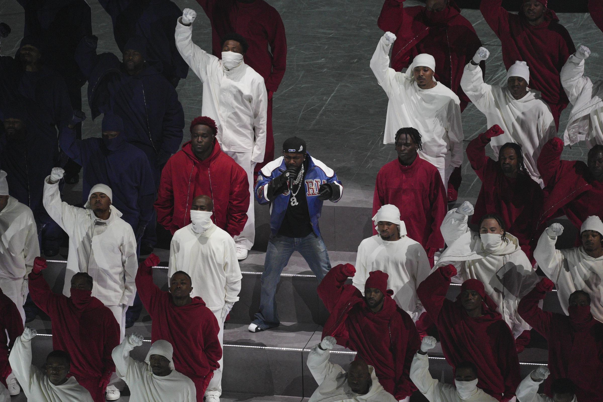 Kendrick Lamar actúa en el descanso del Super Bowl LIX entre los Philadelphia Eagles y los Kansas City Chiefs el 9 de febrero de 2025 | Fuente: Getty Images