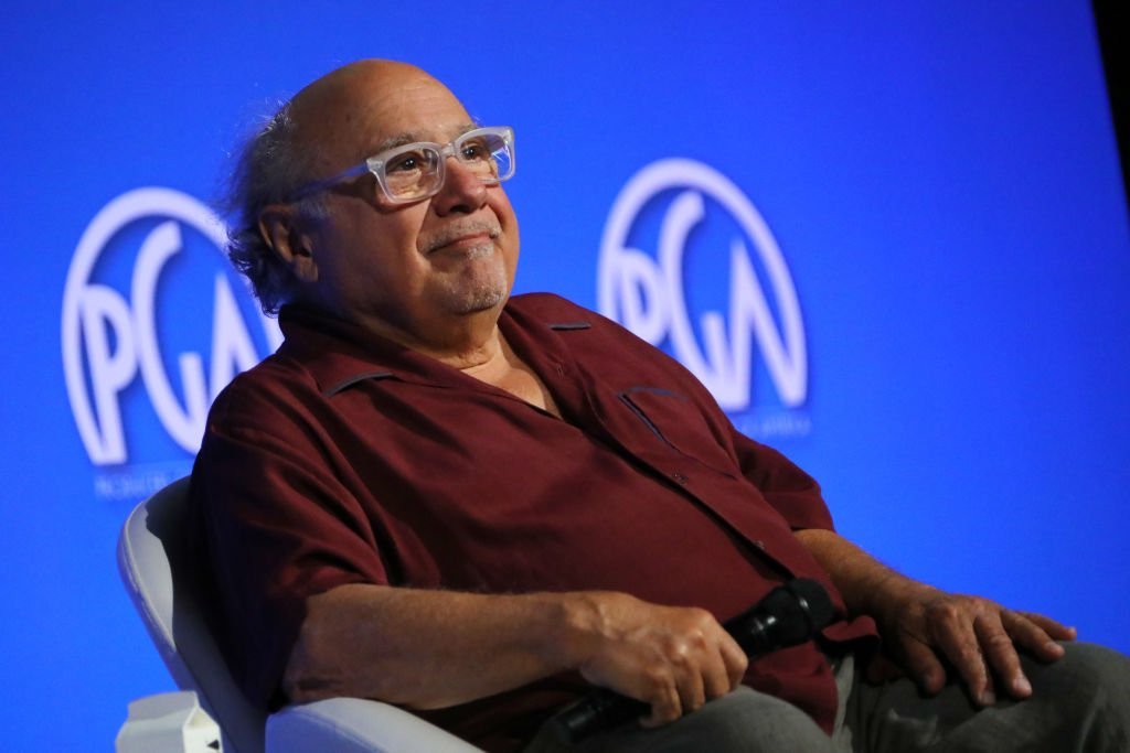 Danny DeVito habla en la Conferencia en Warner Bros Studios el 8 de junio de 2019 en Burbank, California. | Foto: Getty Images