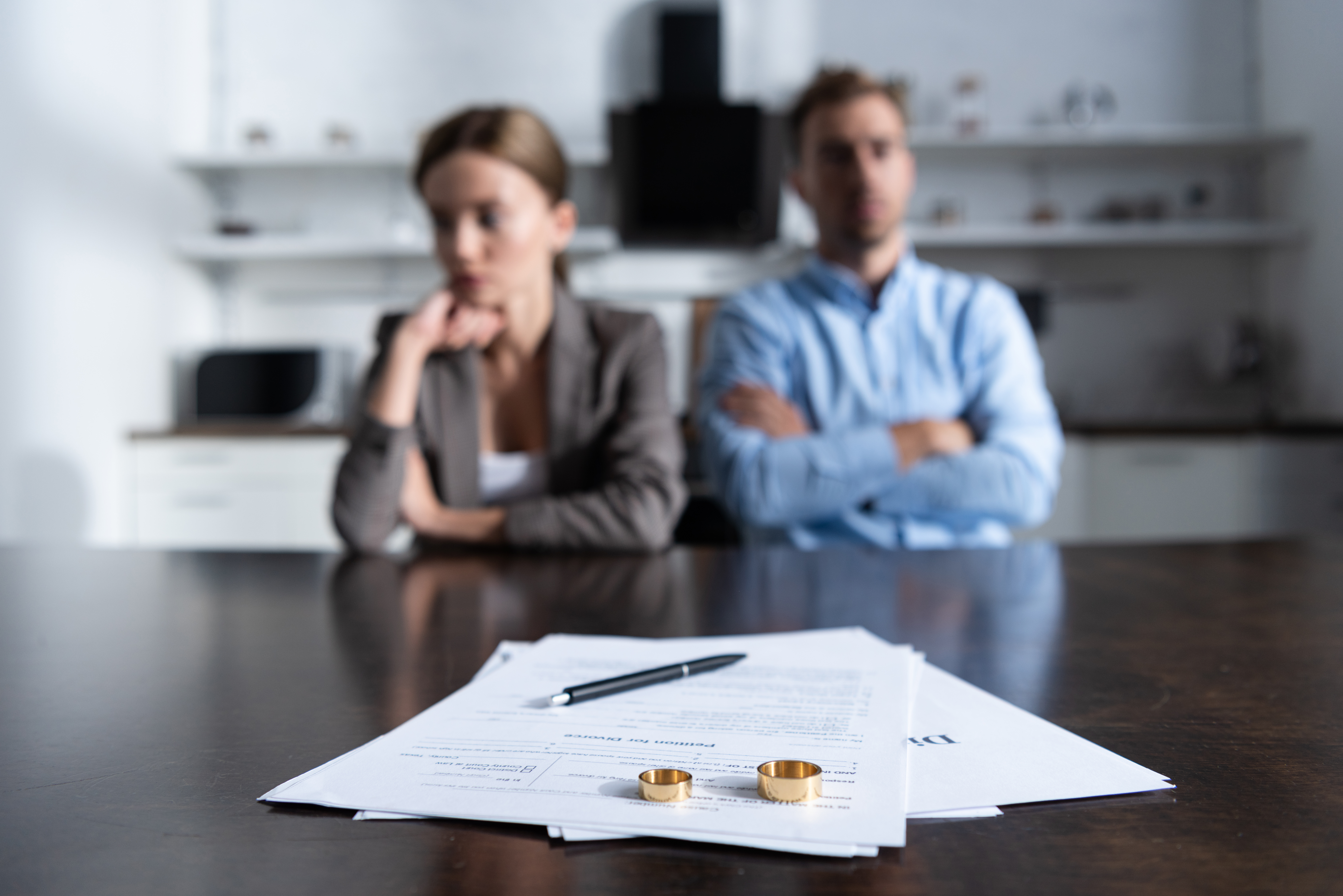 Personas divorciándose | Foto: Shutterstock