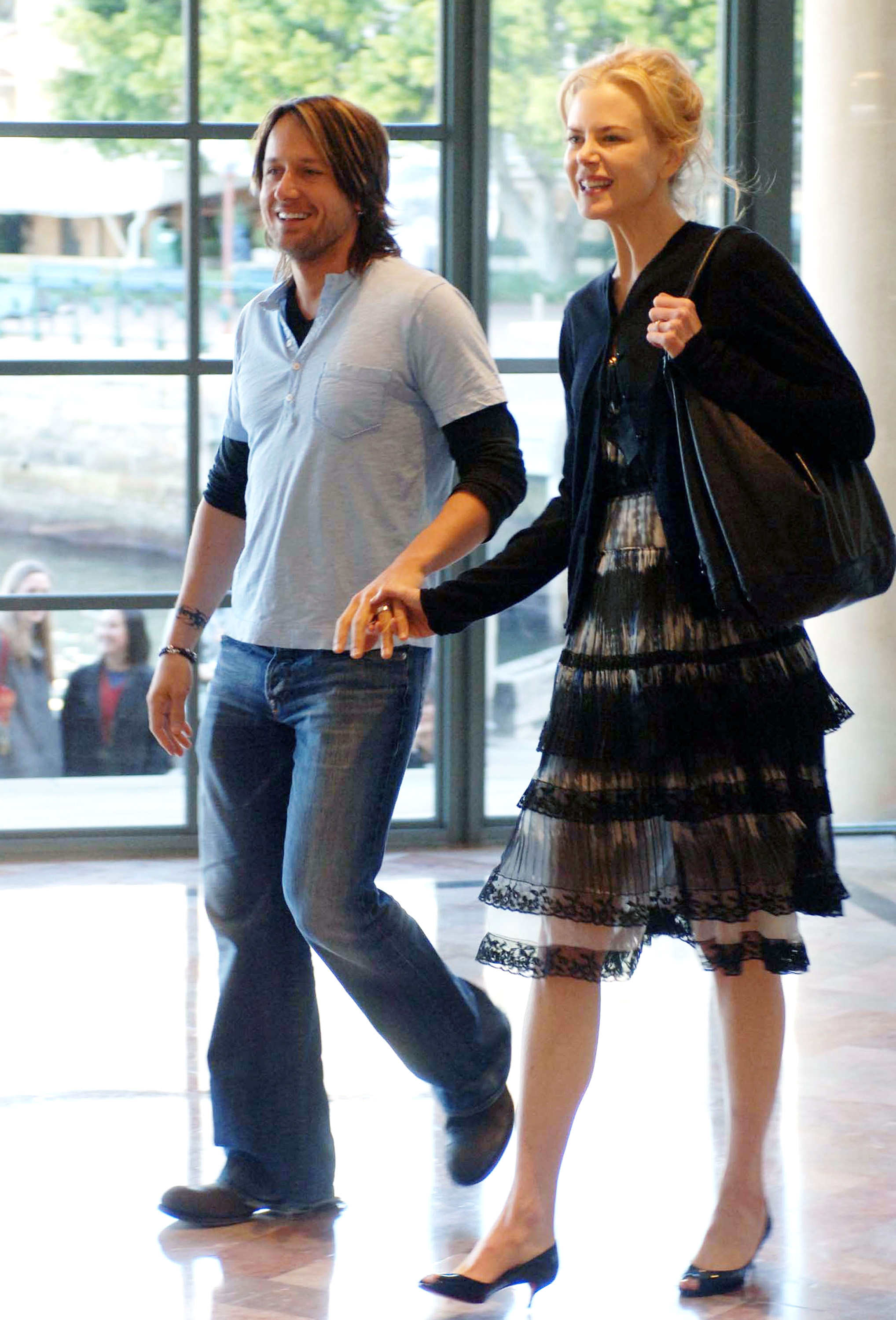 Nicole Kidman y Keith Urban al día siguiente de su boda en Sidney, Australia, el 26 de junio de 2007. | Fuente: Getty Images