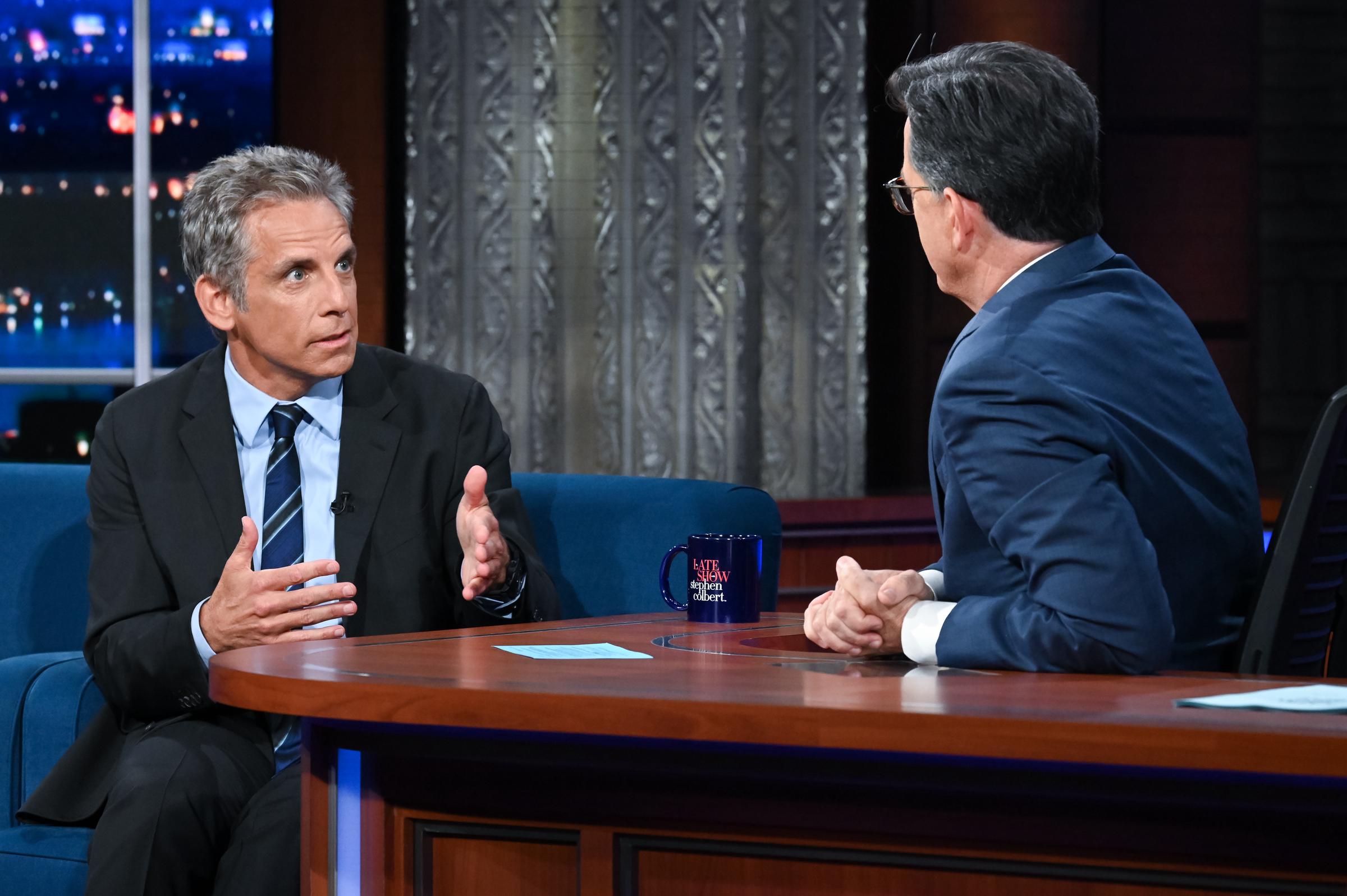 Ben Stiller hablando con Stephen Colbert el 9 de agosto de 2022 | Fuente: Getty Images