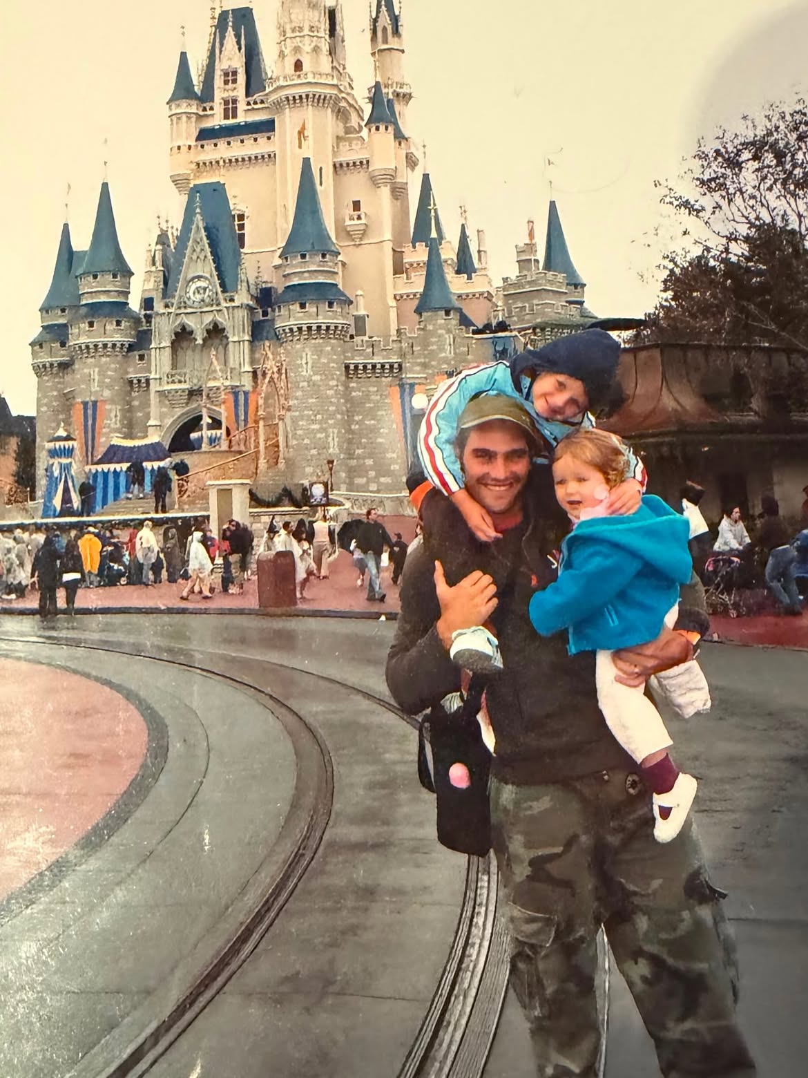 Hernán Drago y sus hijos en Disney | Fuente: Instagram/hernandrago